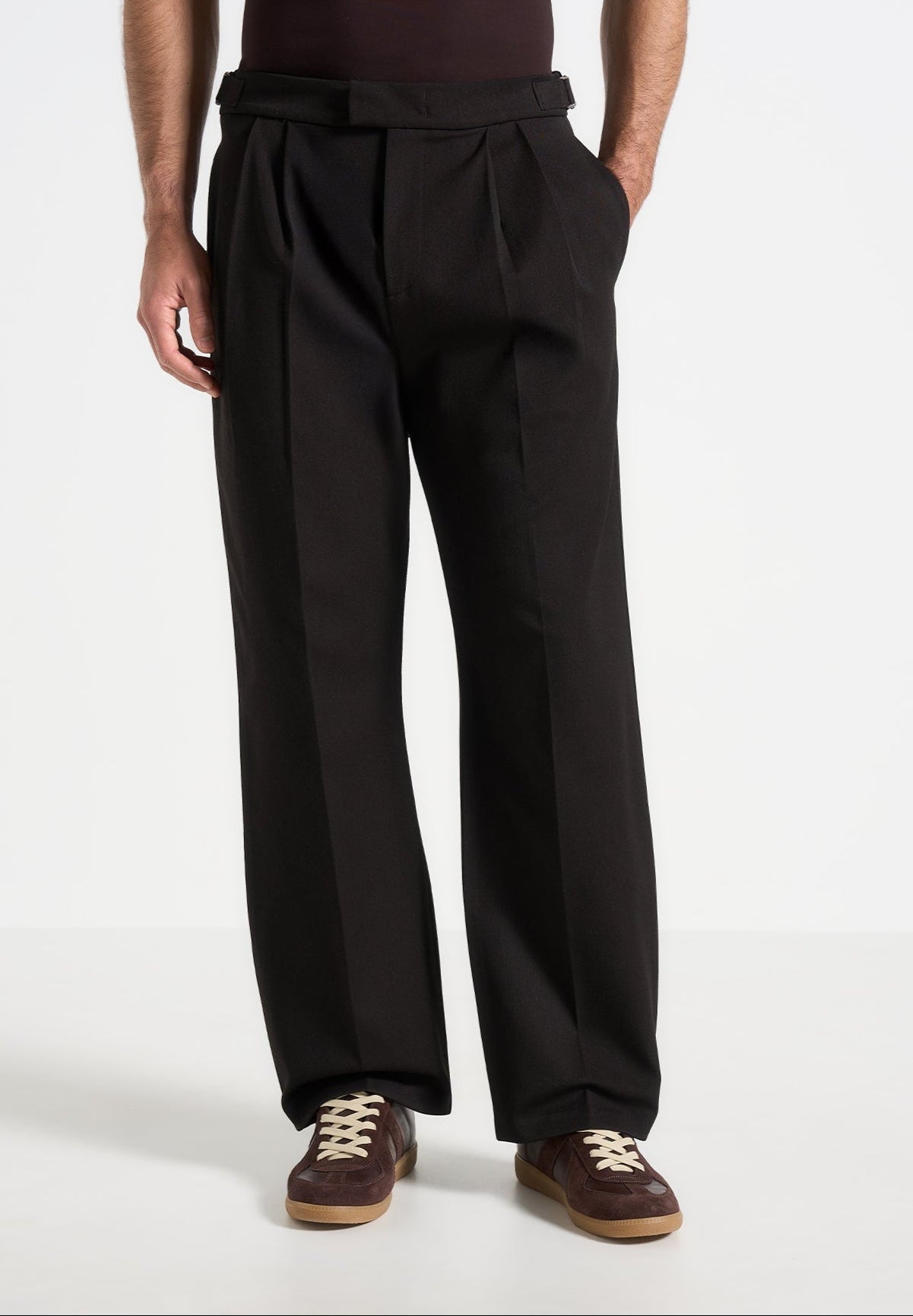 Pierre - Relaxed Fit Textured Pleated Tailored Trousers - Dark Brown 