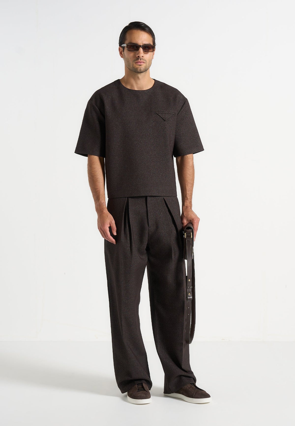 leon-boxy-cropped-hatched-t-shirt-dark-brown
