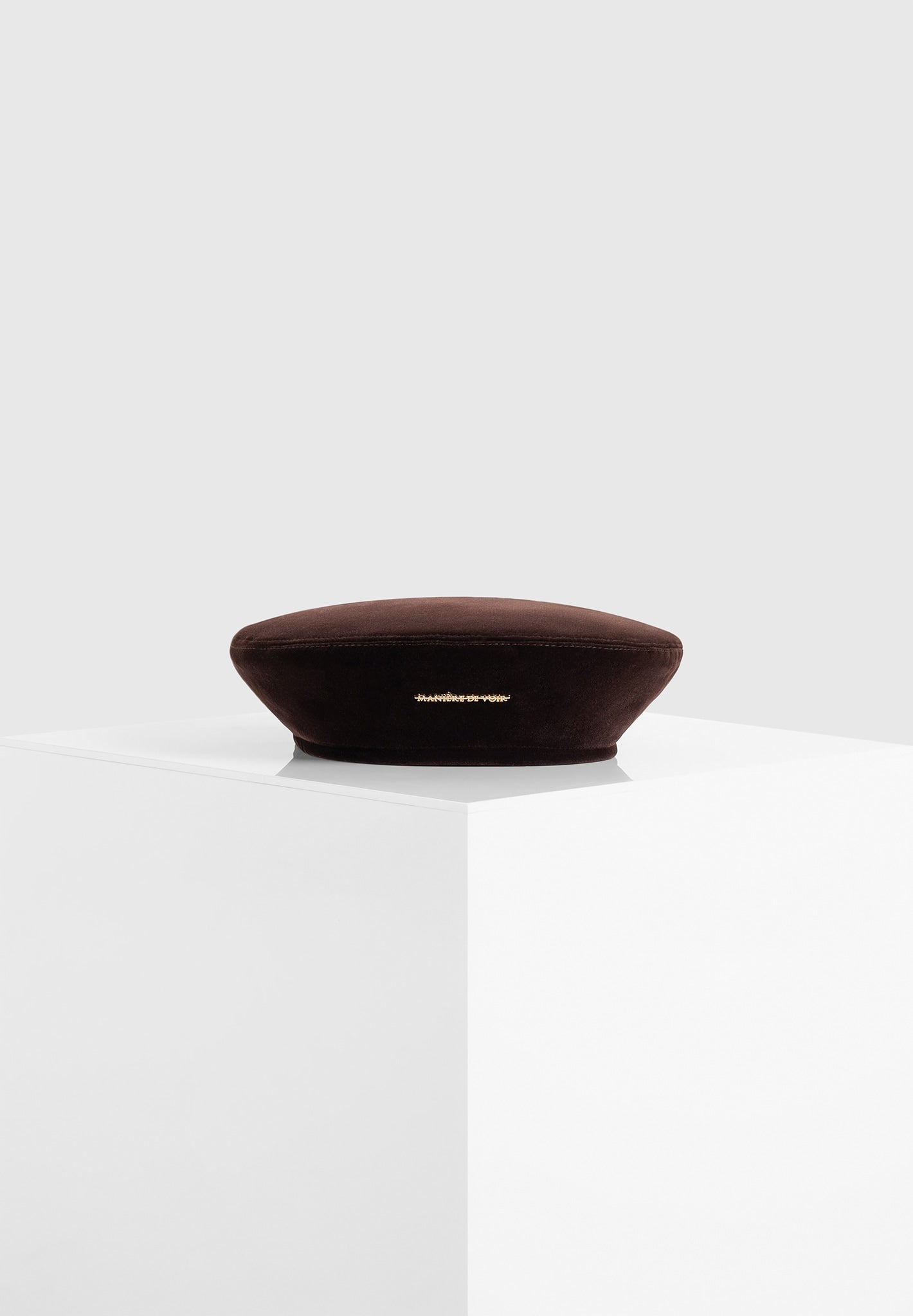 anya-velvet-beret-brown 