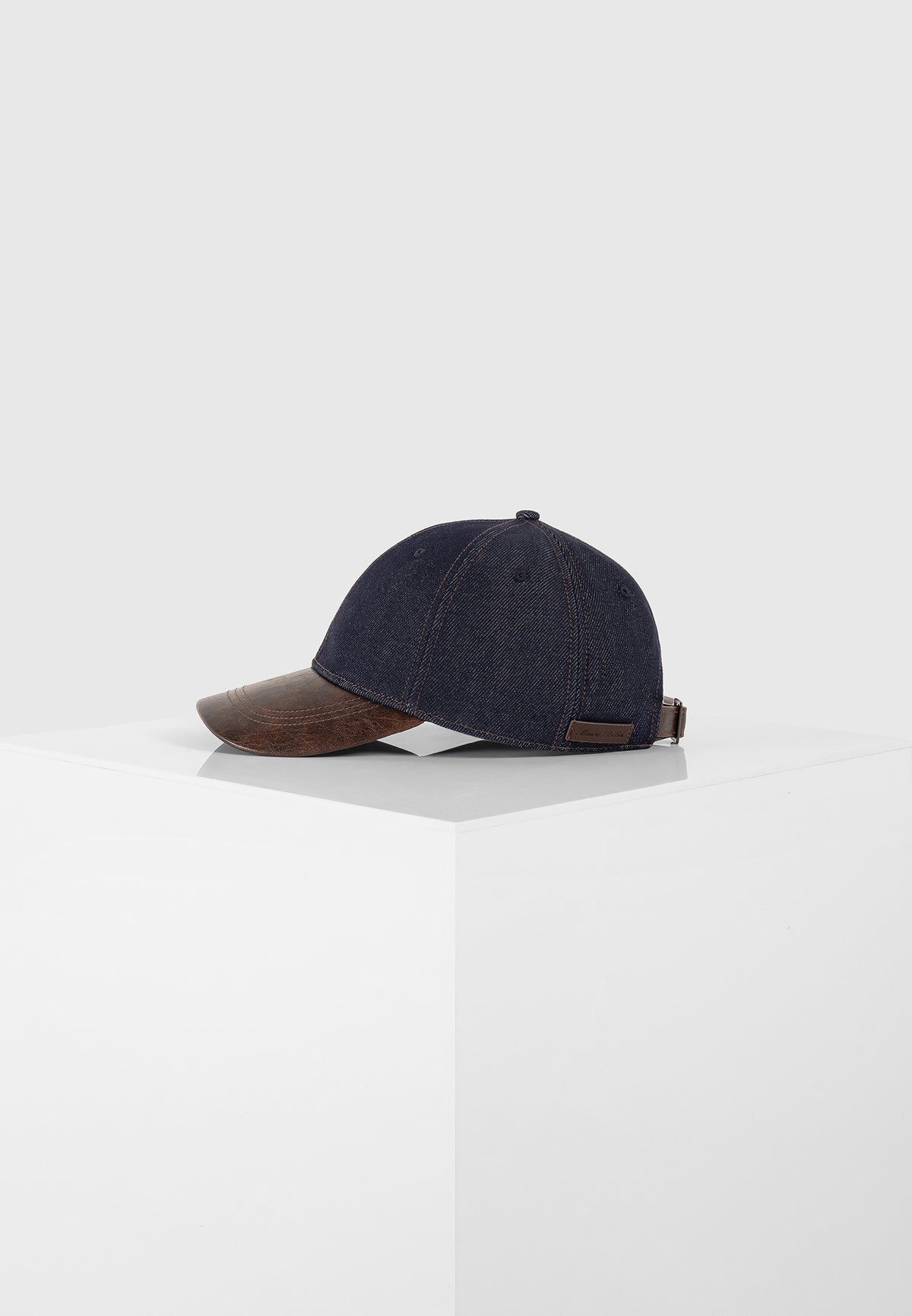 Ellis - Denim Cap With Leather Brim - Indigo