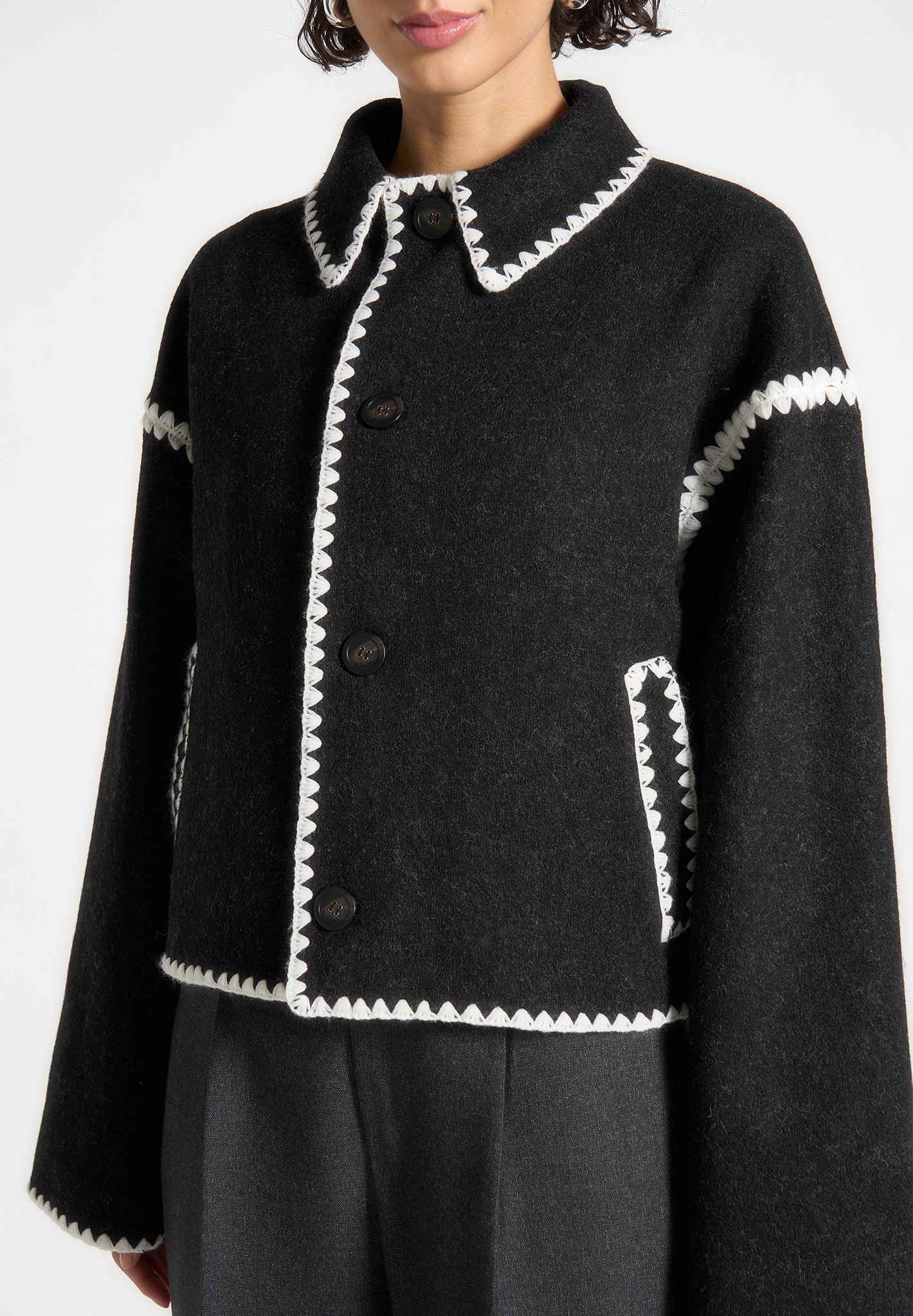 wool-blanket-stitch-jacket-with-scarf-black