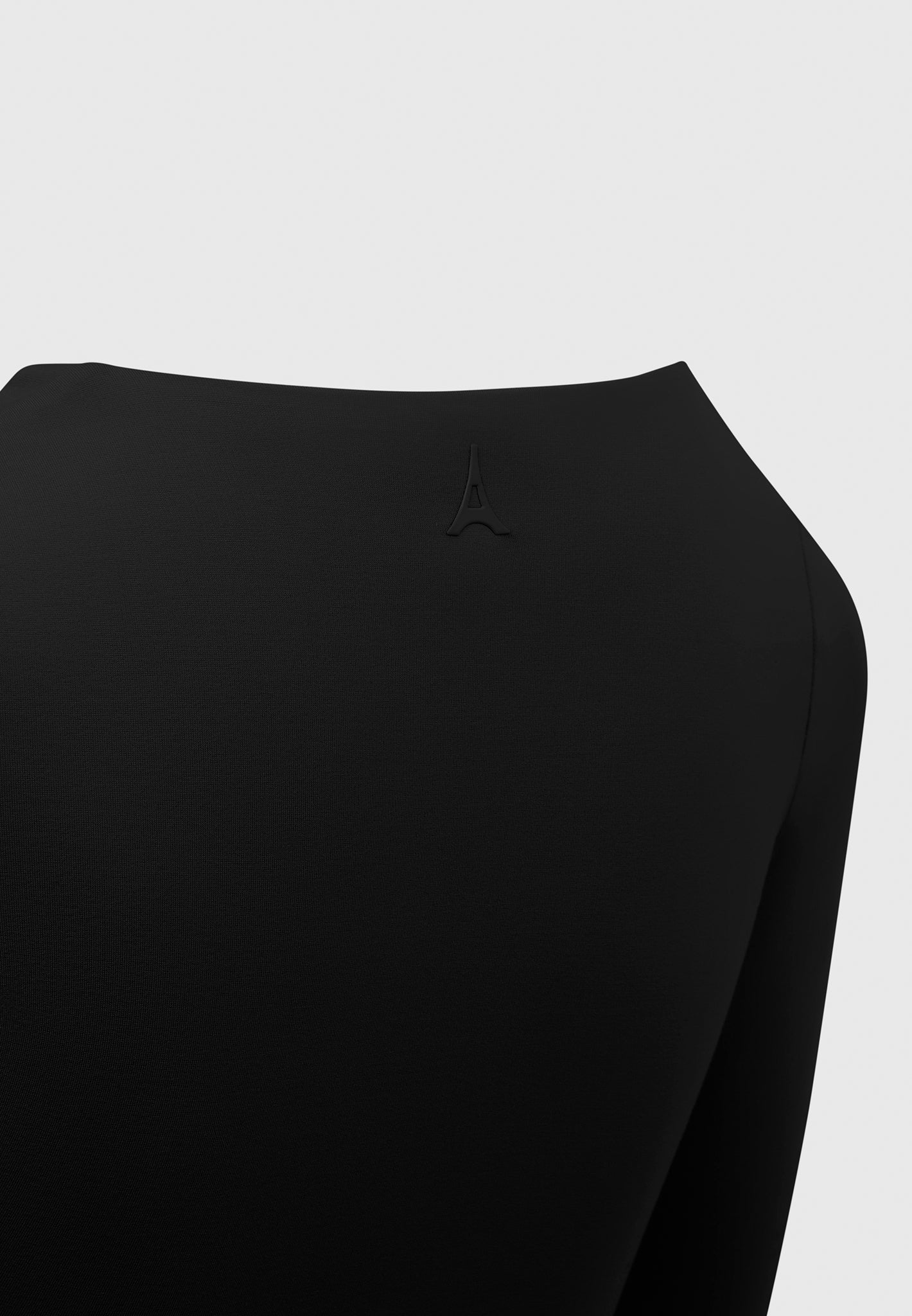https://ca.manieredevoir.com/cdn/shop/files/Eternelle-Long-Sleeve-Bodysuit-Black1.jpg?v=1700222394
