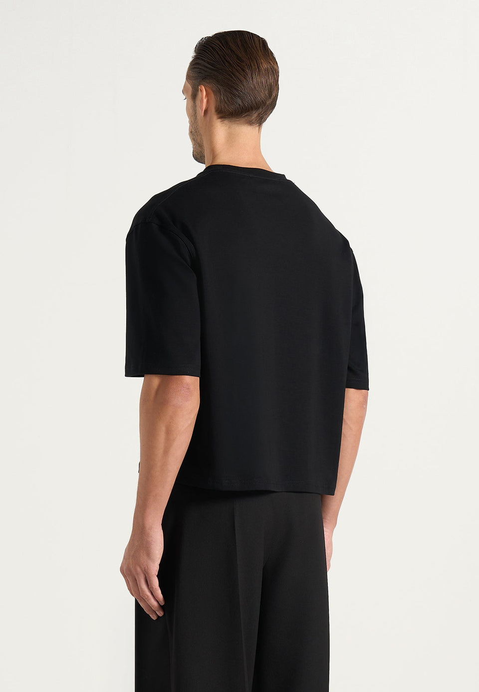 Leon - Boxy Cropped T-Shirt - Black