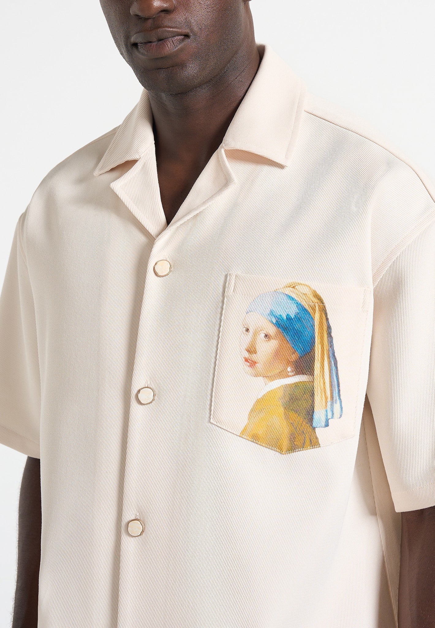 a-girl-with-a-pearl-earring-boxy-shirt-cream