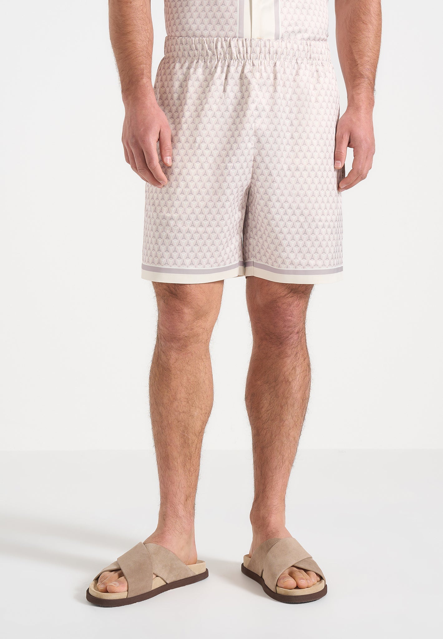jordan-eiffel-monogram-shorts-cream 