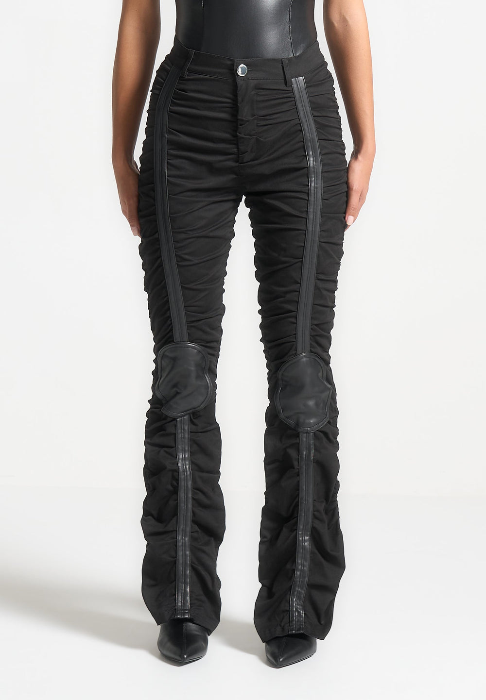 distressed-mom-jeans-washed-black