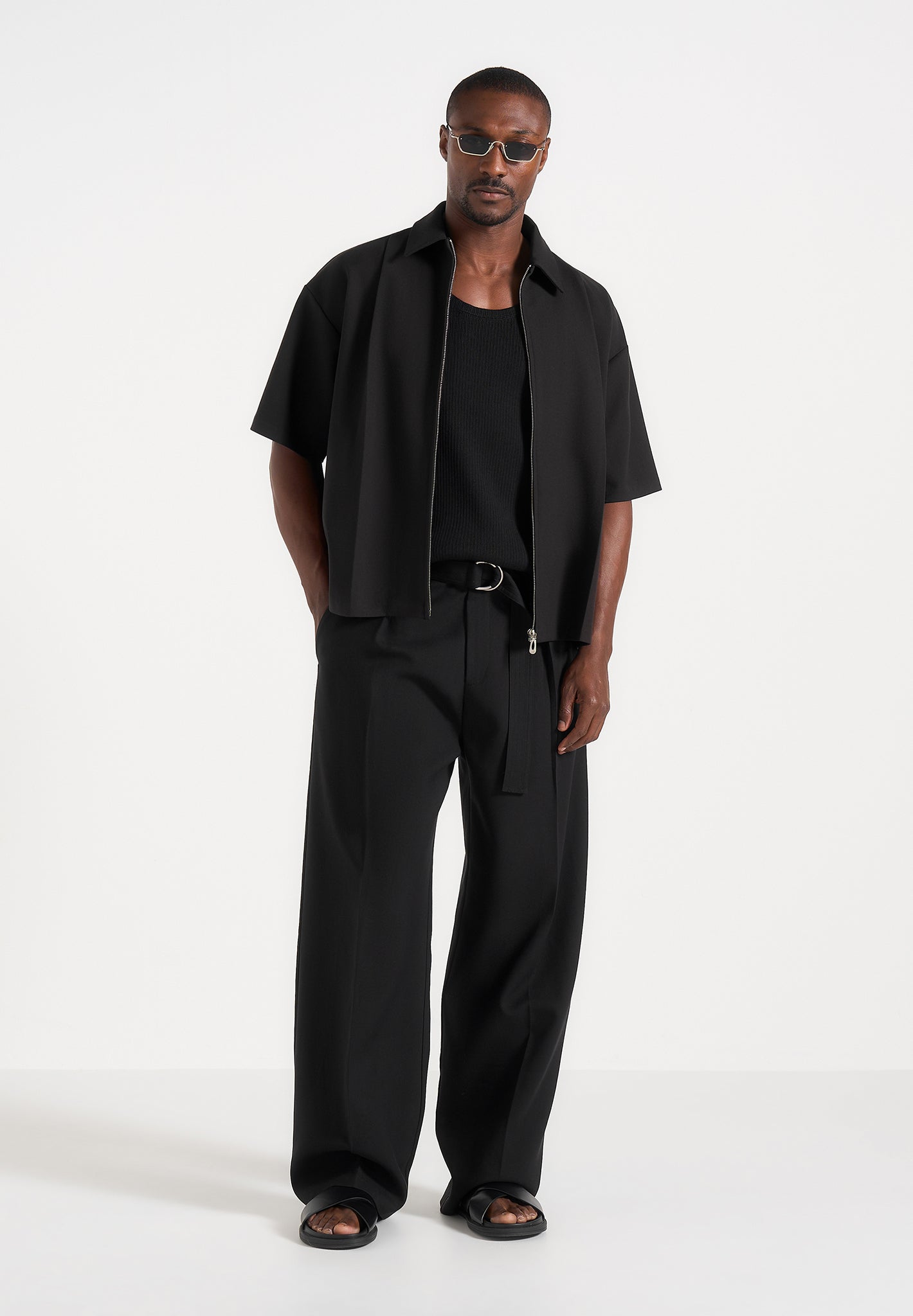 aven-boxy-shirt-with-crease-black