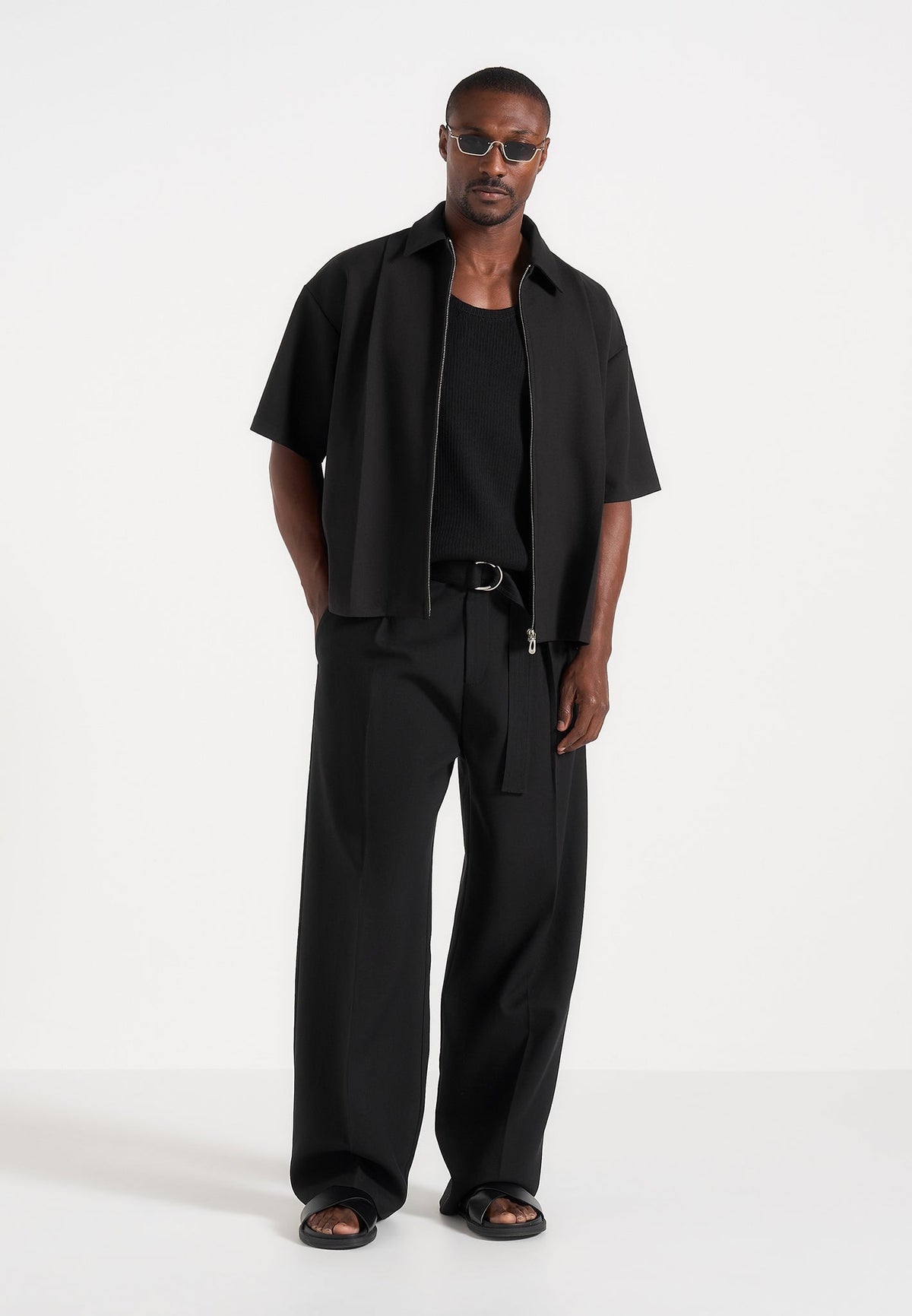 aven-boxy-shirt-with-crease-black