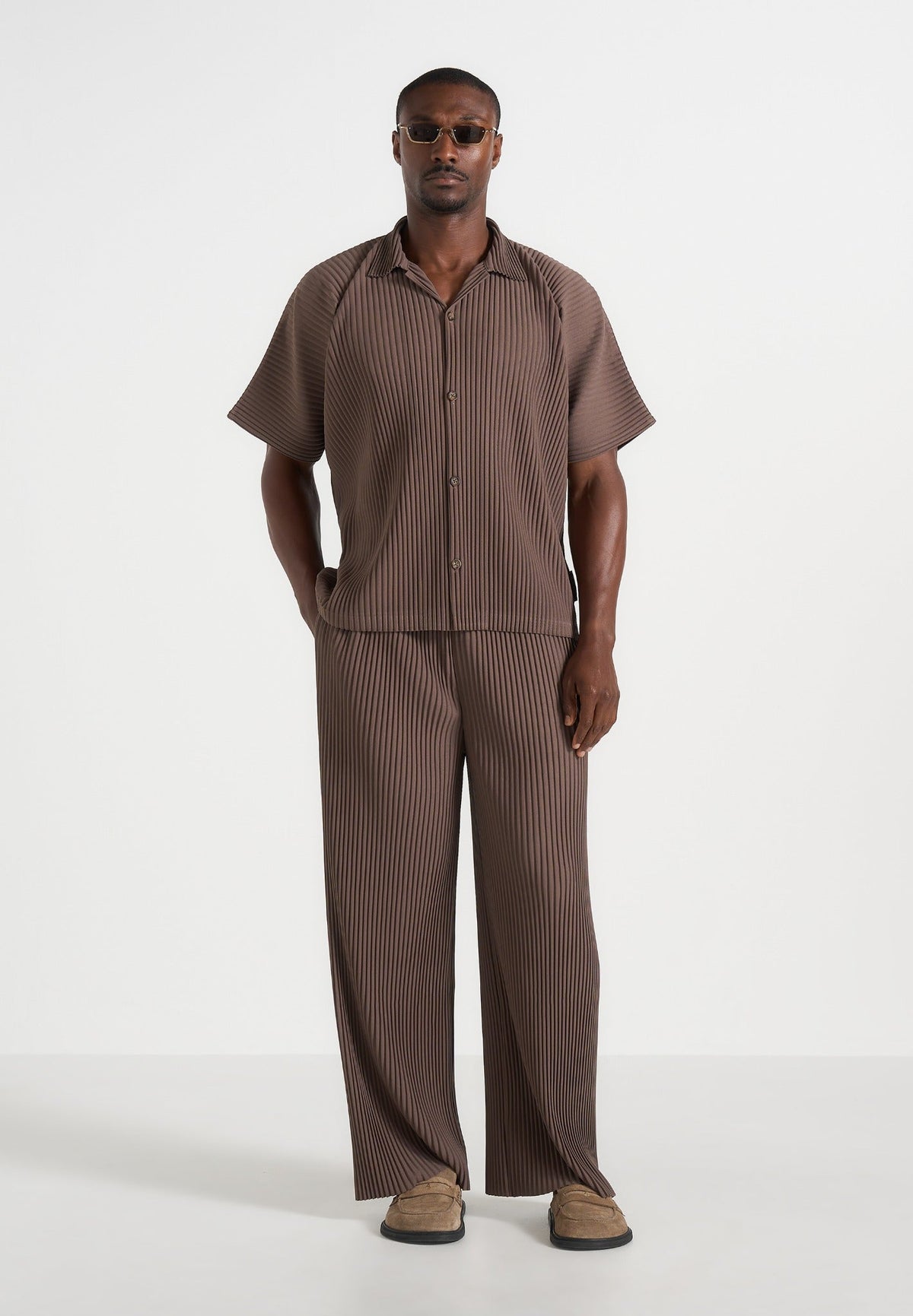jonas-pleated-wide-leg-trousers-brown