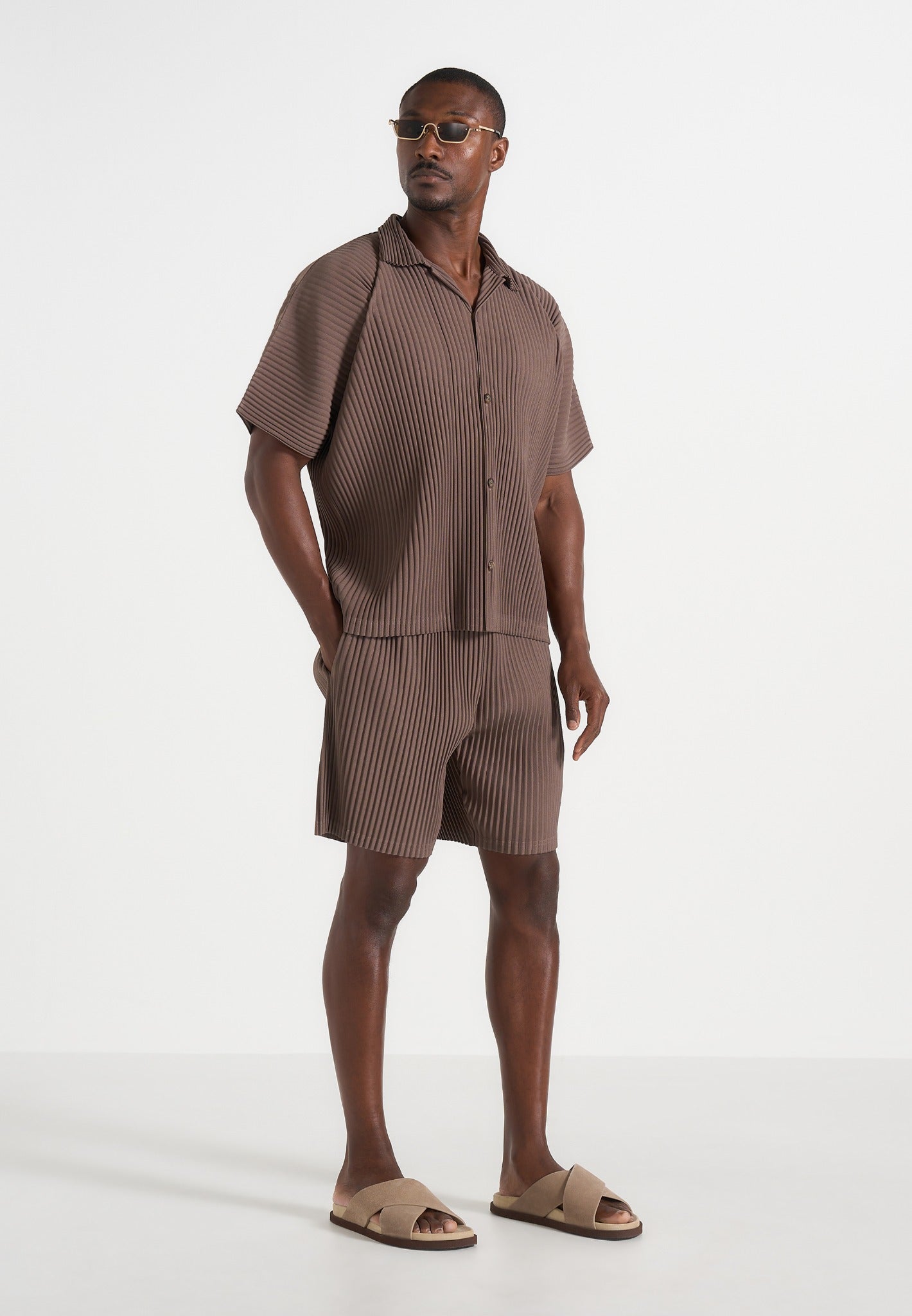 Drew - Pleated Shorts - Brown 