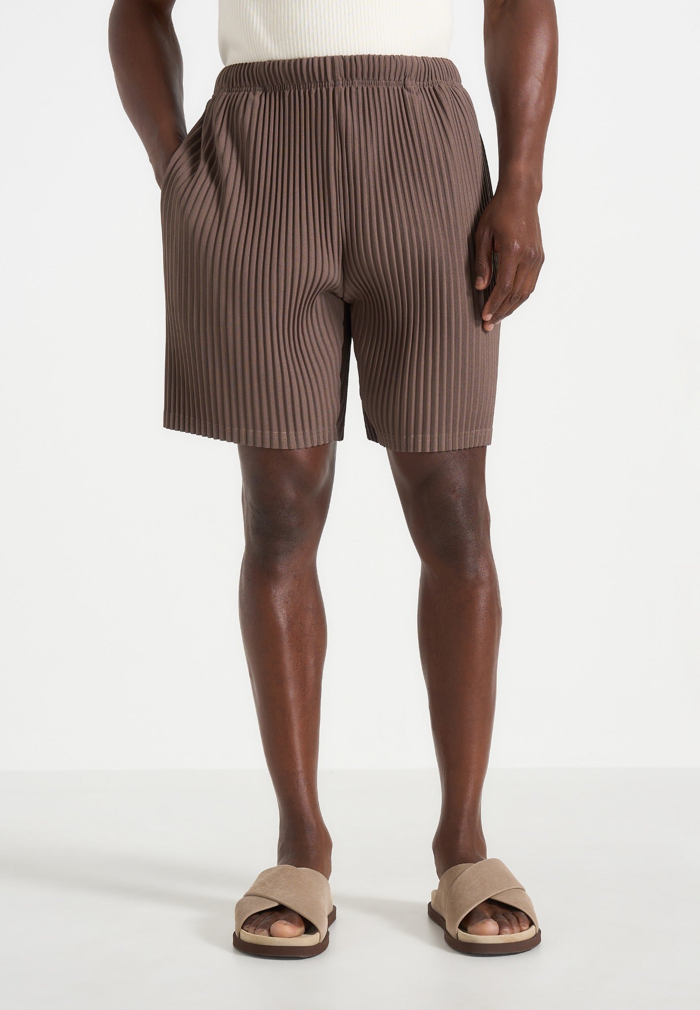 Drew - Pleated Shorts - Brown 