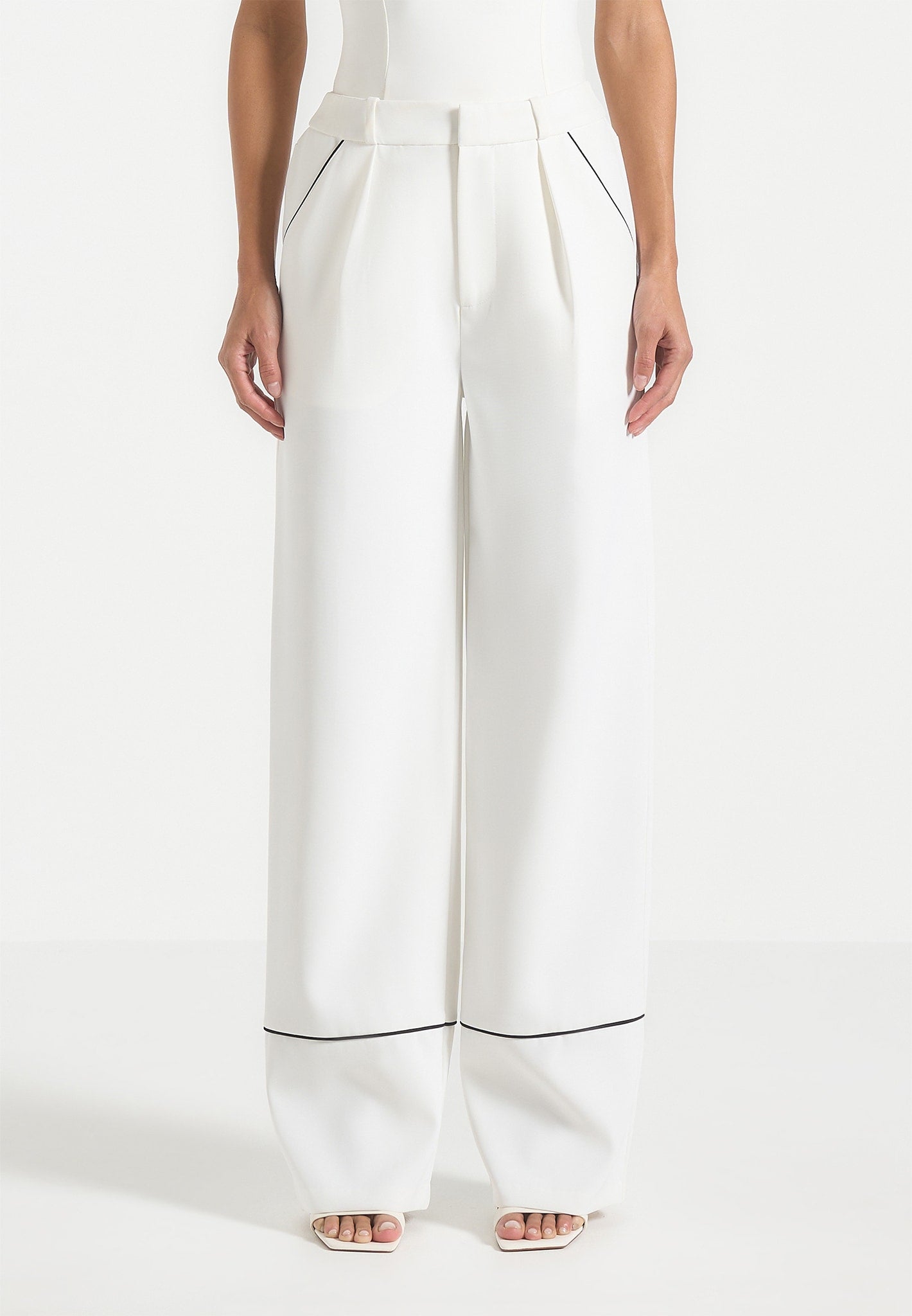 contrast-piped-pleated-trousers-white-black