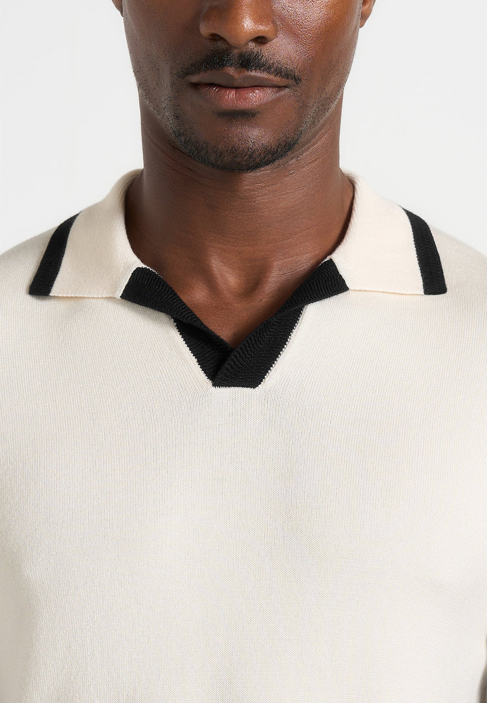 lambert-contrast-detail-knit-polo-shirt-cream