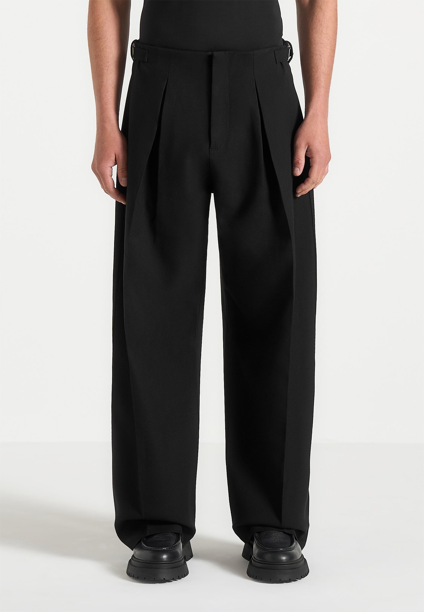 Lior - Box Pleat Wide Leg Pants - Black | Manière De Voir Canada