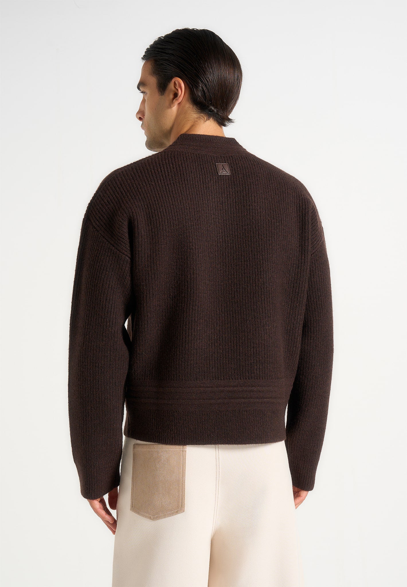 Remi - V-Neck Signature Knit Jumper - Brown