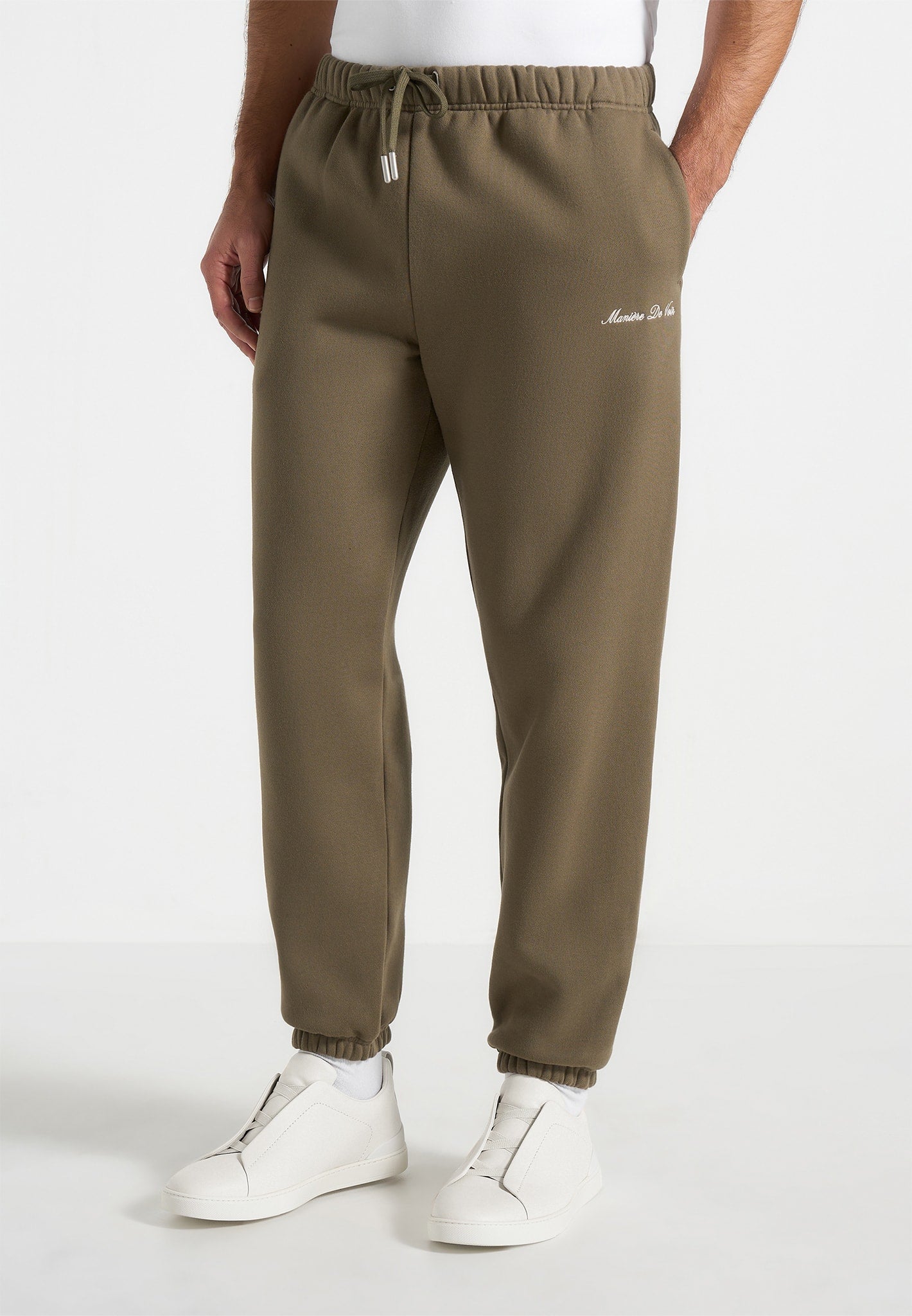 js005-signature-regular-fit-cuffed-joggers-olive 