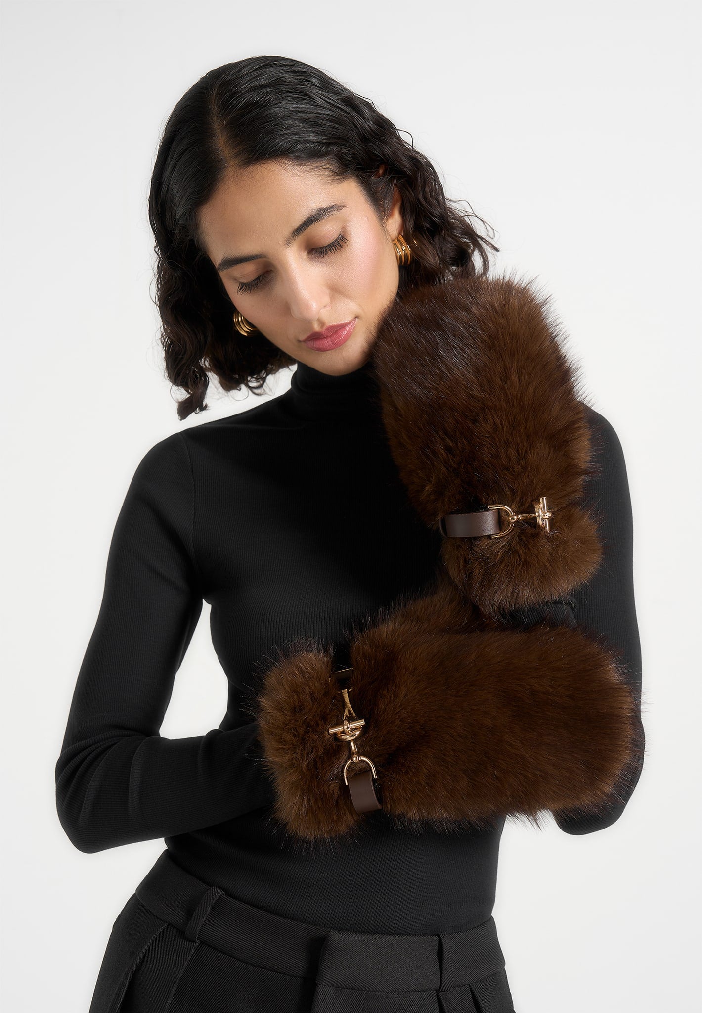 alva-fur-mitten-gloves-brown 