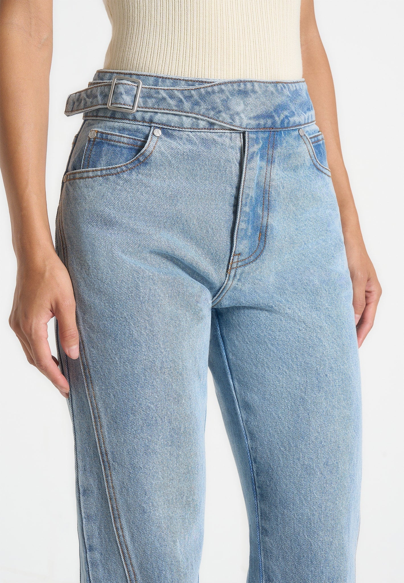 Loane - Twist Leg Boyfriend Jeans With Waist Adjuster - Mid Blue 