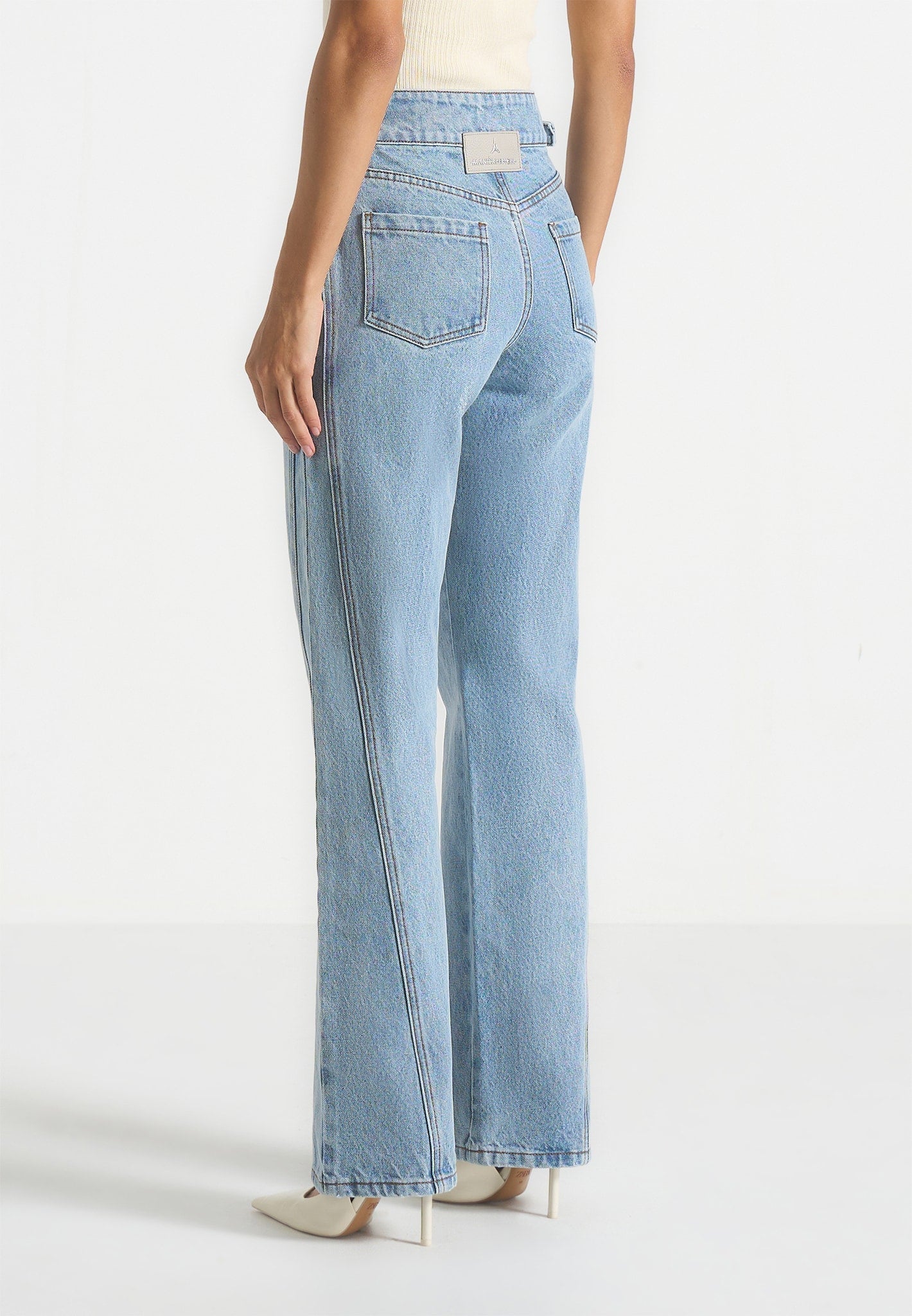 Loane - Twist Leg Boyfriend Jeans With Waist Adjuster - Mid Blue