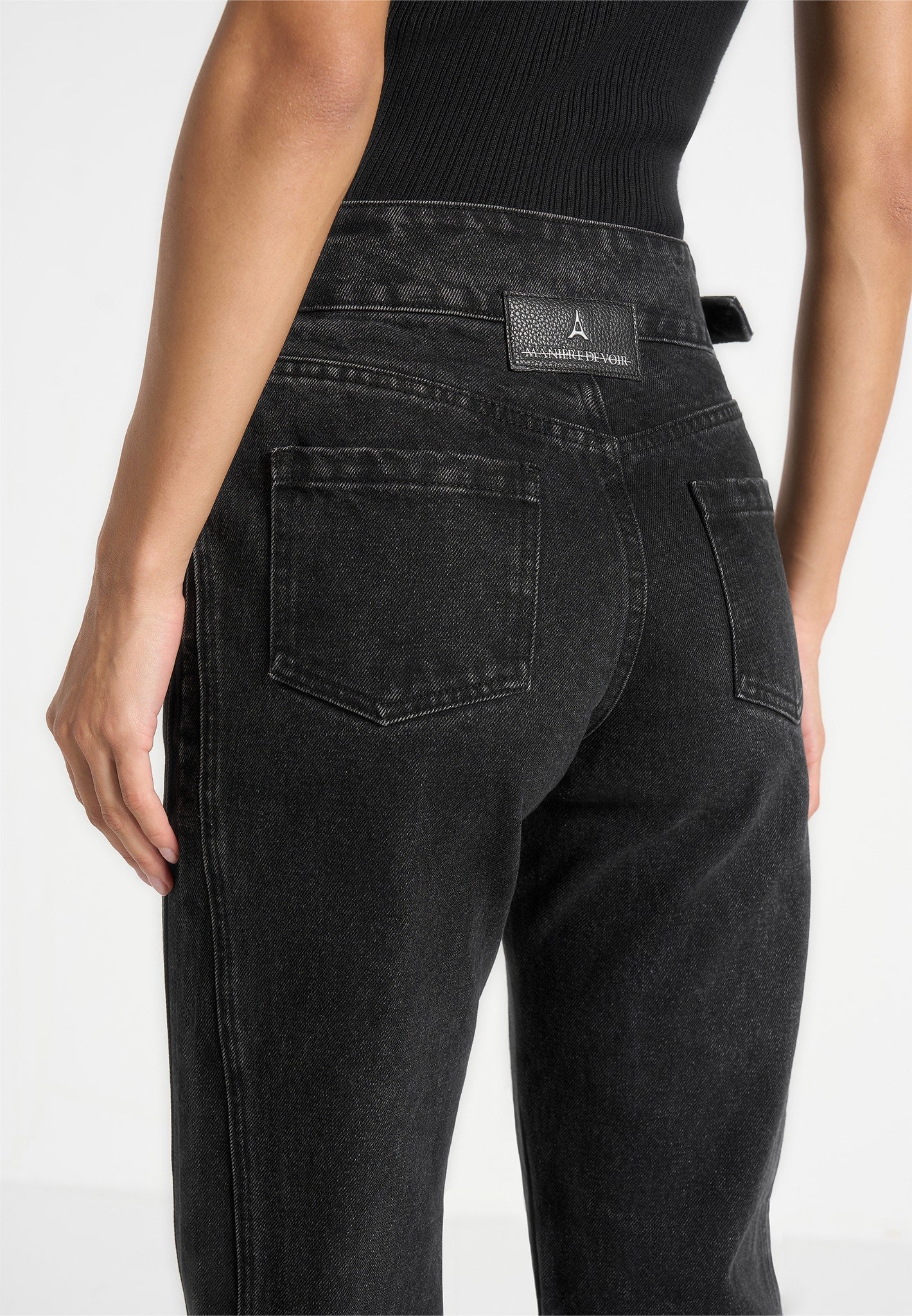 Loane - Twist Leg Boyfriend Jeans With Waist Adjuster - Washed Black