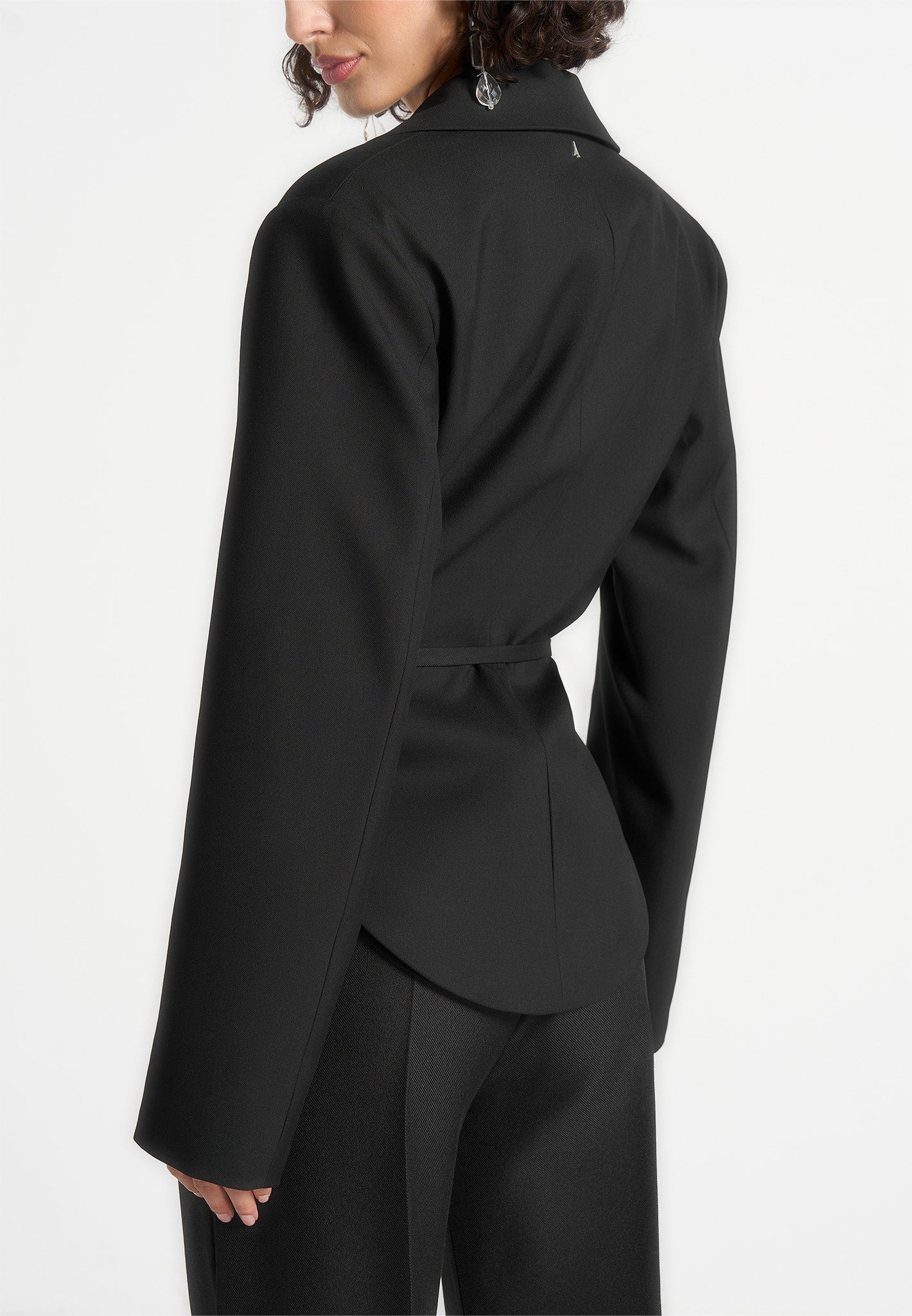 Yuna - Plunge Tailored Blazer With Belt - Black