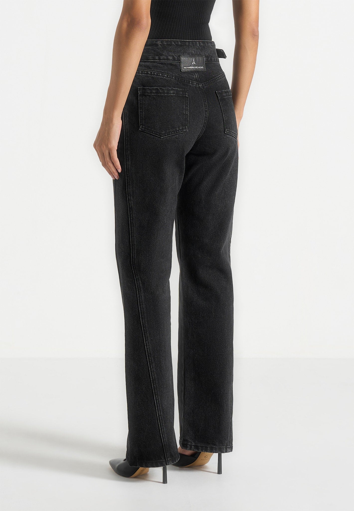 Loane - Twist Leg Boyfriend Jeans With Waist Adjuster - Washed Black