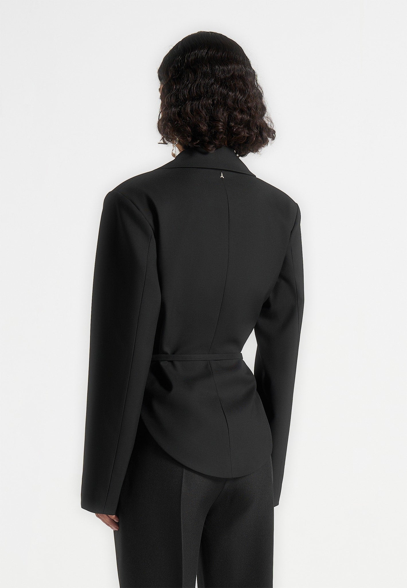 Yuna - Plunge Tailored Blazer With Belt - Black