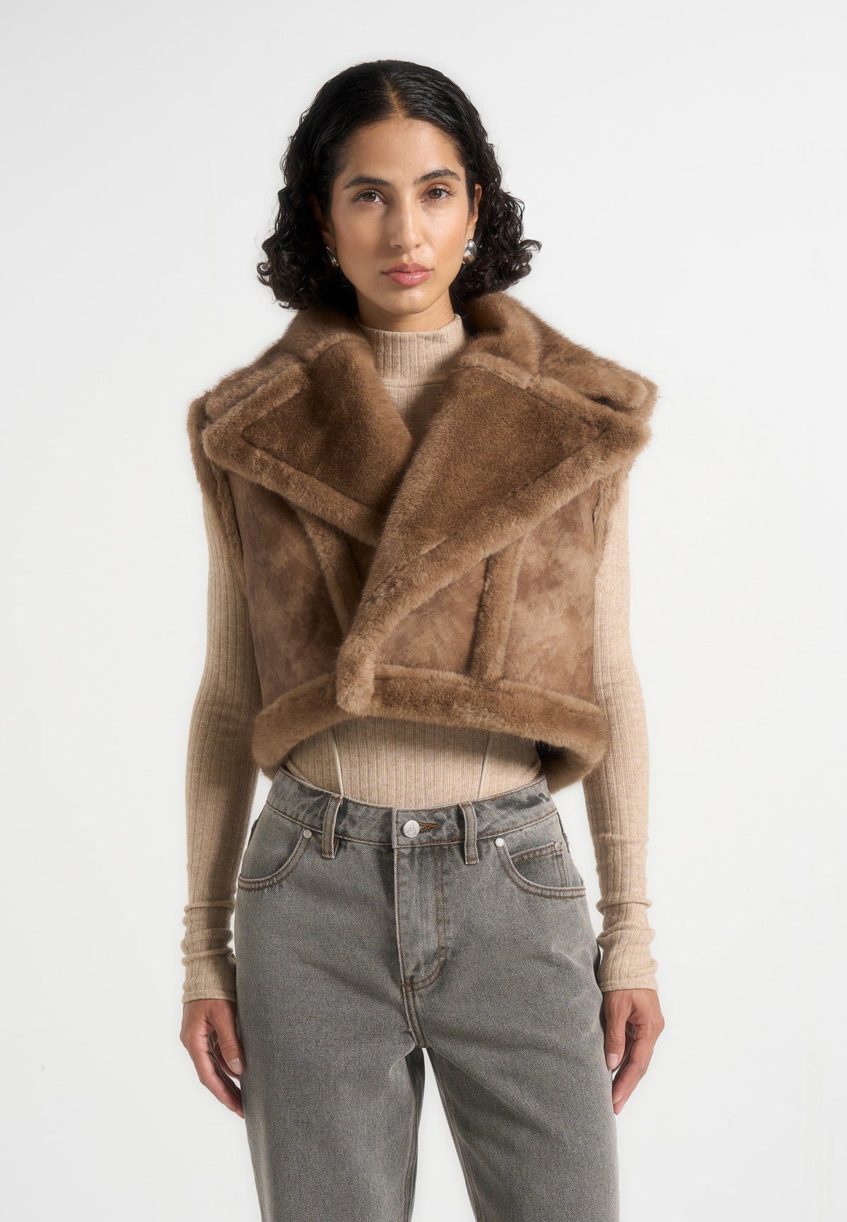 kena-vintage-leather-plush-2-in-1-gilet-jacket-taupe