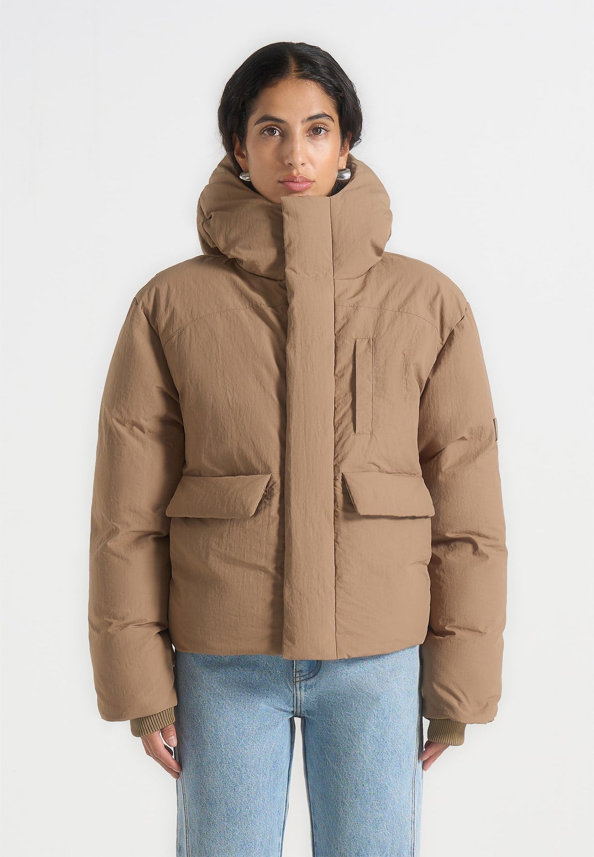 casey-unisex-minimal-raglan-puffer-jacket-taupe
