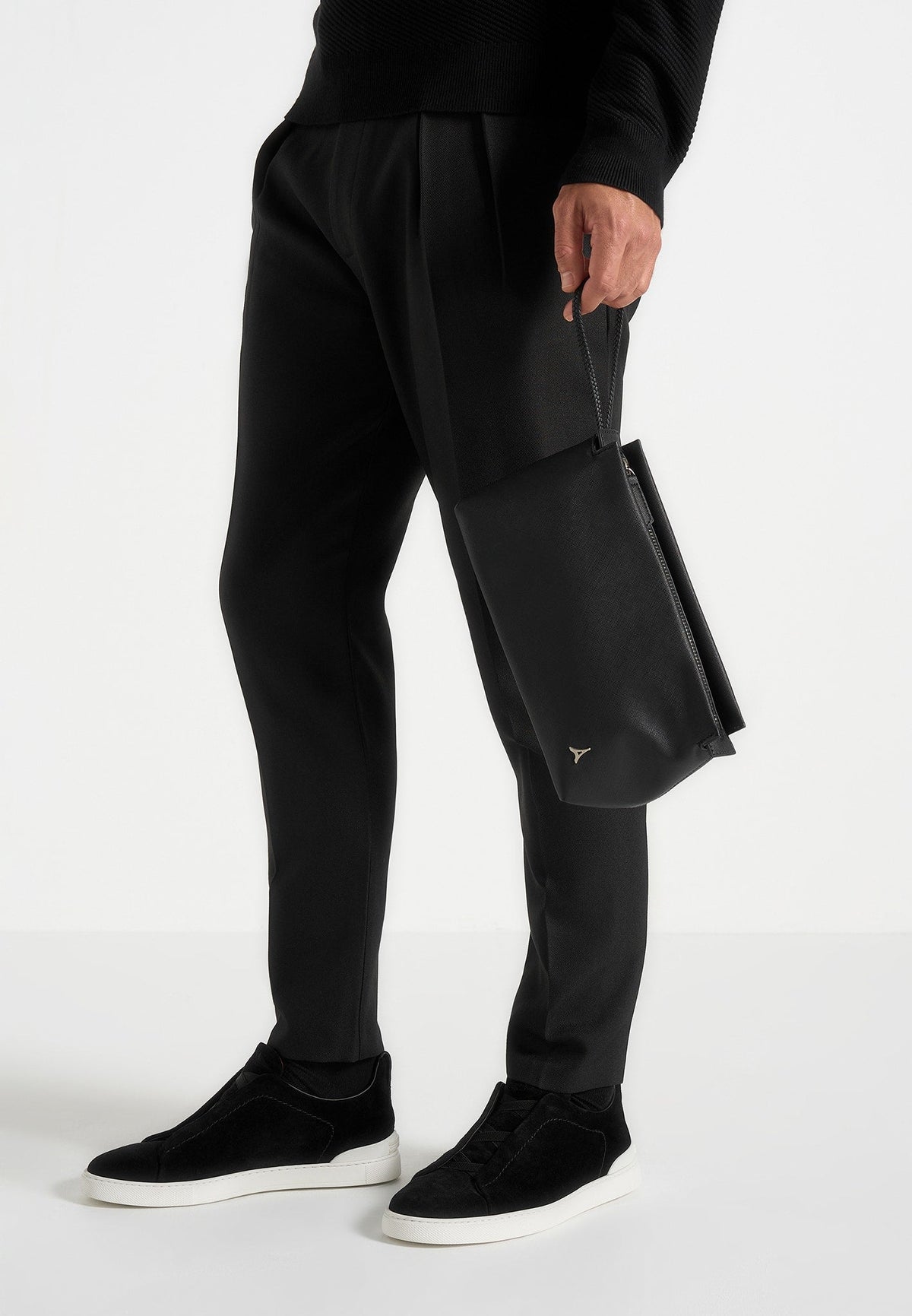 Jessy - Textured Leather Washbag - Black