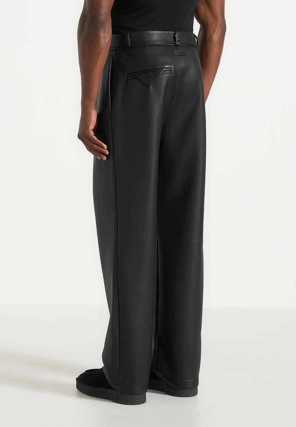 serge-relaxed-fit-leather-pleated-trousers-black