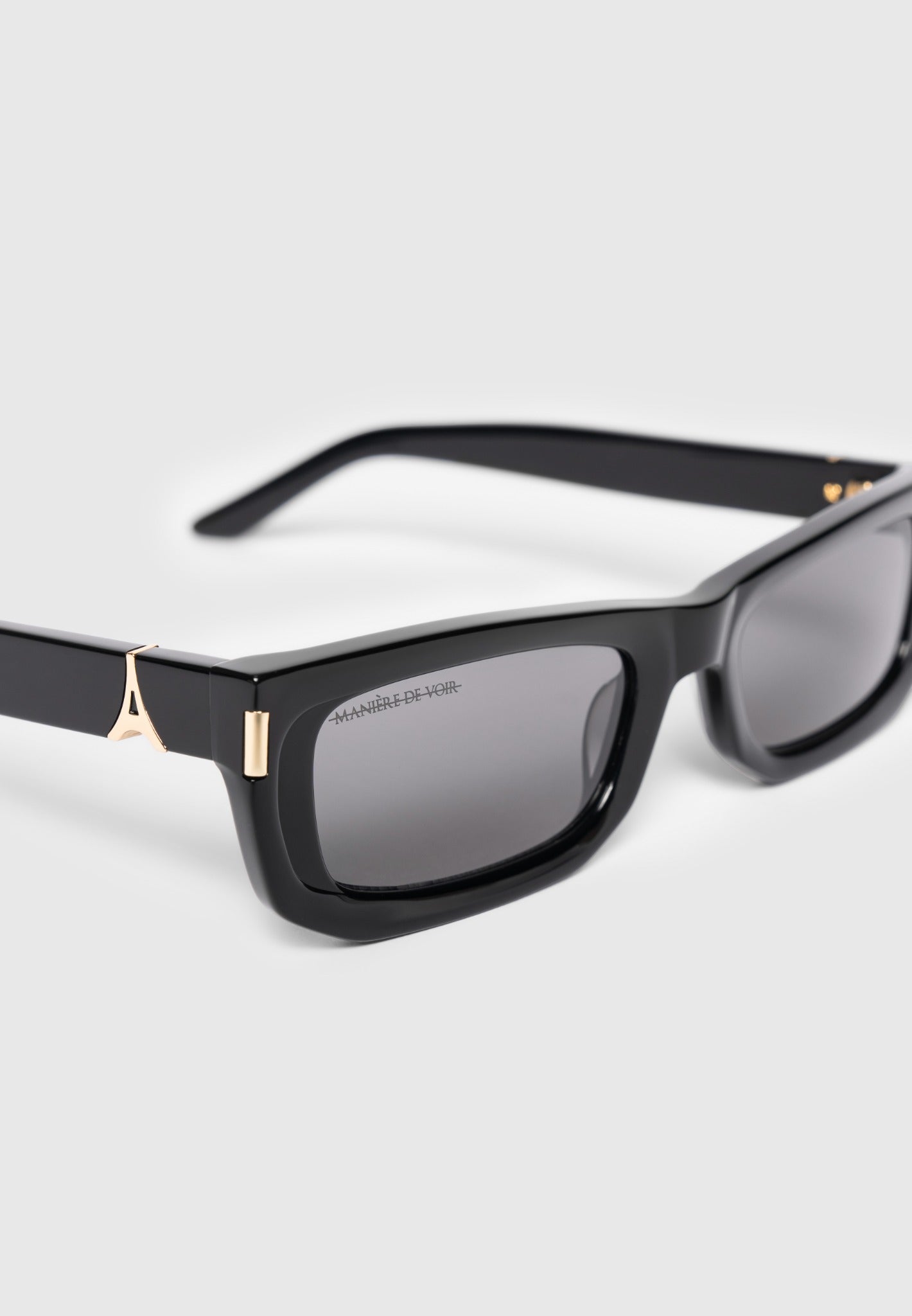 Milan - Curved-Frame Sunglasses - Black