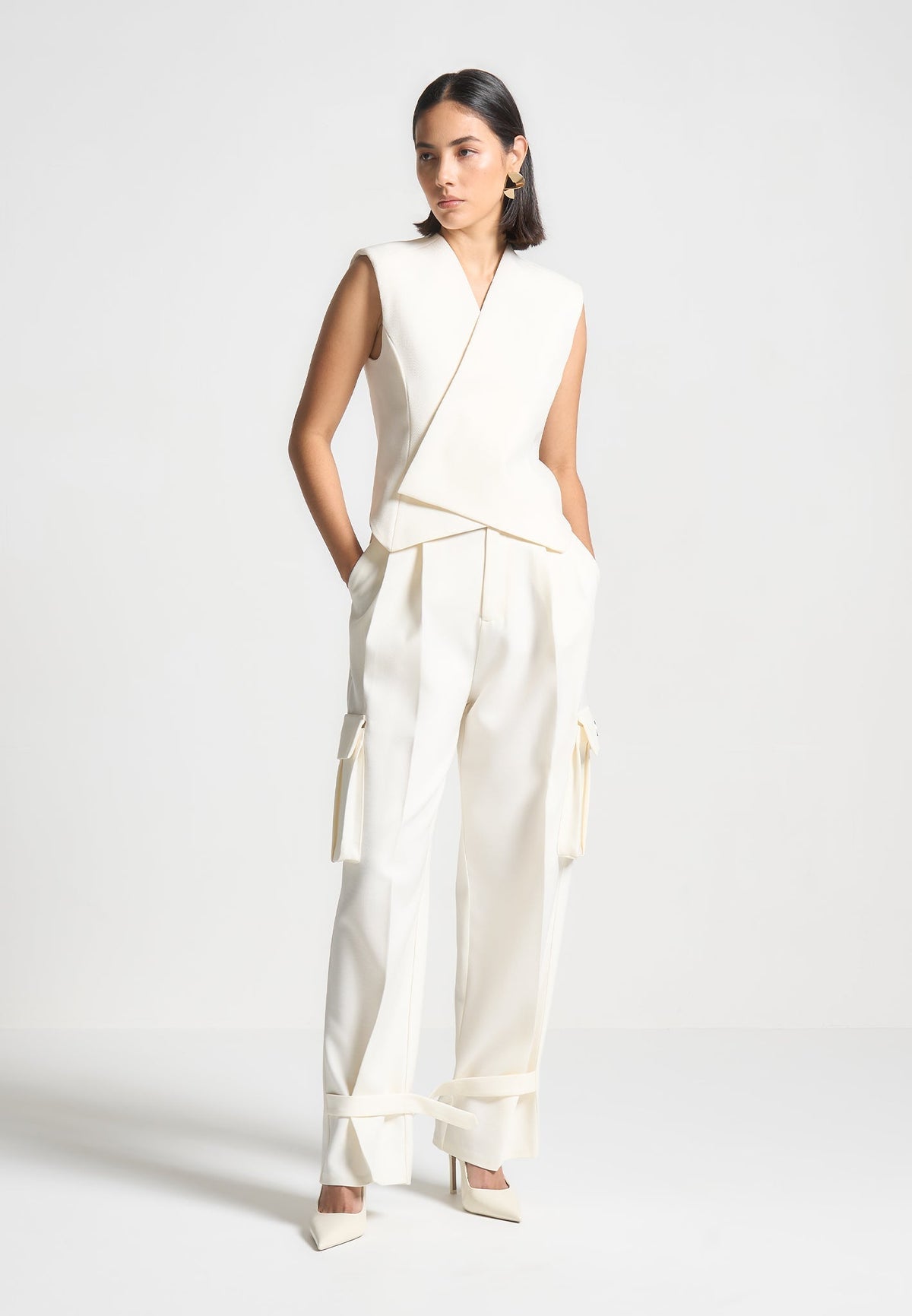 Danielle - Tailored Pleated Cargo Pants - Off White