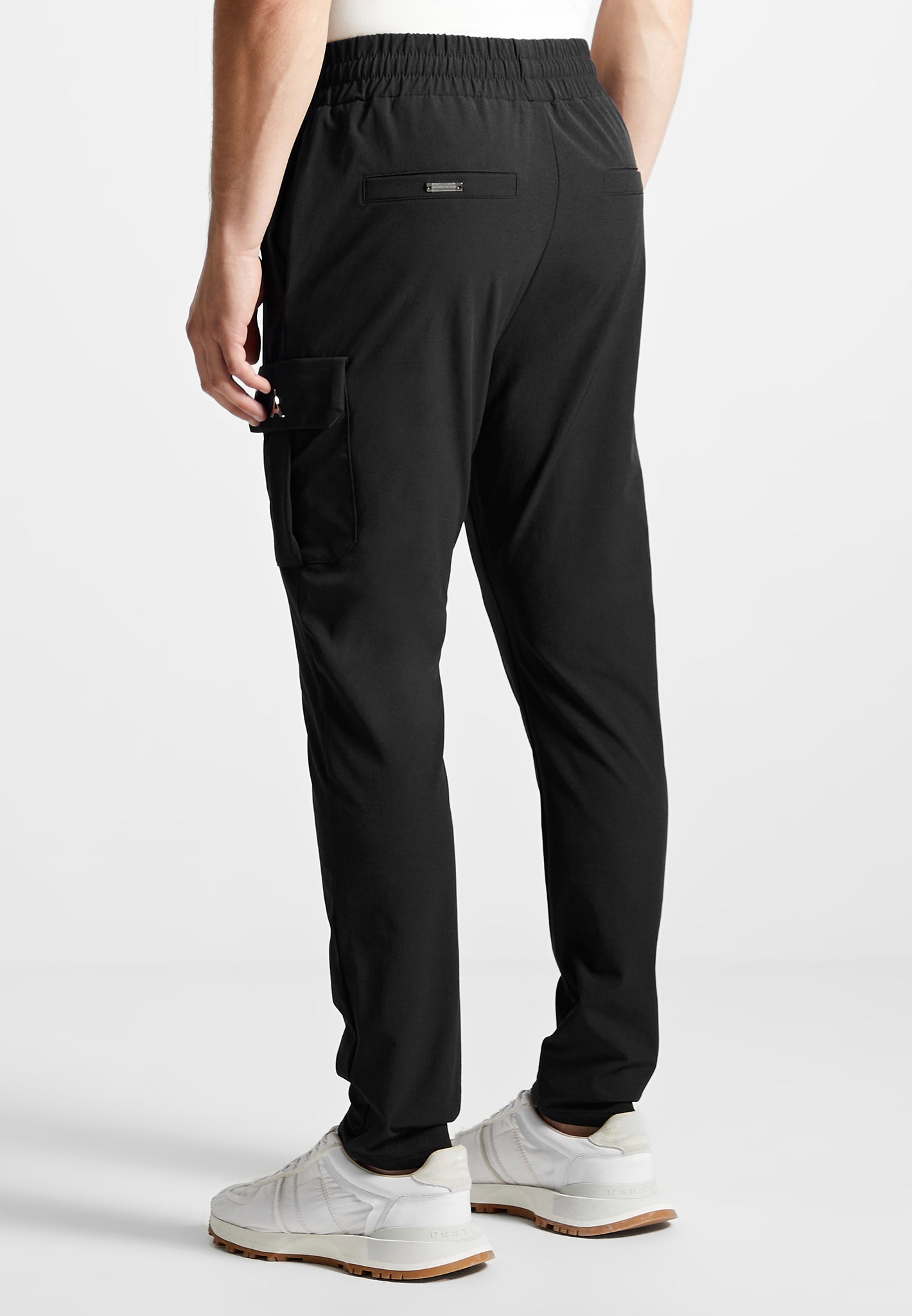 DTT stretch tapered fit cargo jeans in black