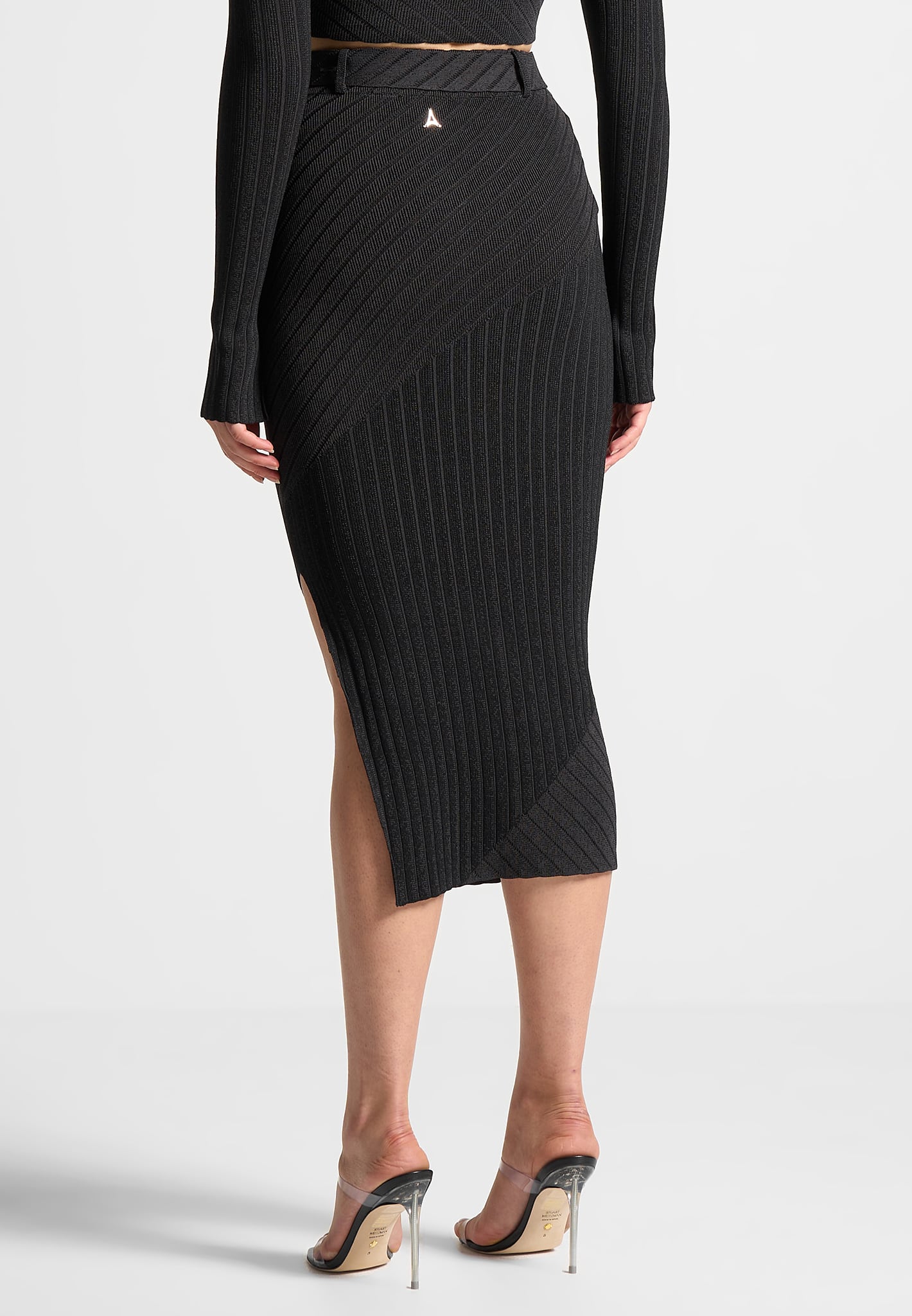 two-tone-ribbed-knit-midi-skirt-with-belt-black-grey