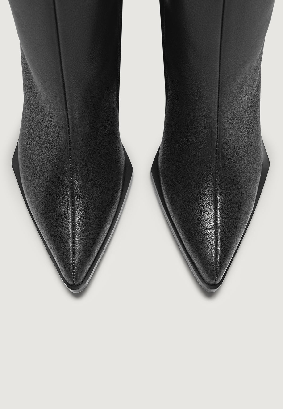 L'Eiffel - Pointed Knee High Leather Boot With Buckle - Black