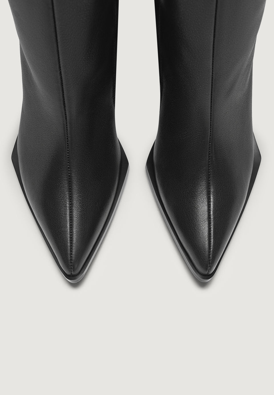 L'Eiffel - Pointed Knee High Leather Boot With Buckle - Black