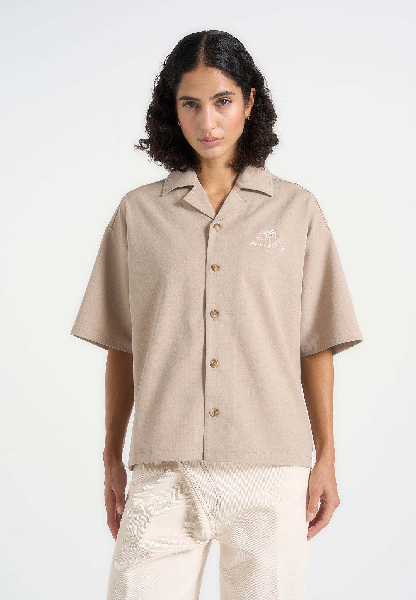 Alexis - Unisex Cote d'Azur Boxy Shirt - Beige
