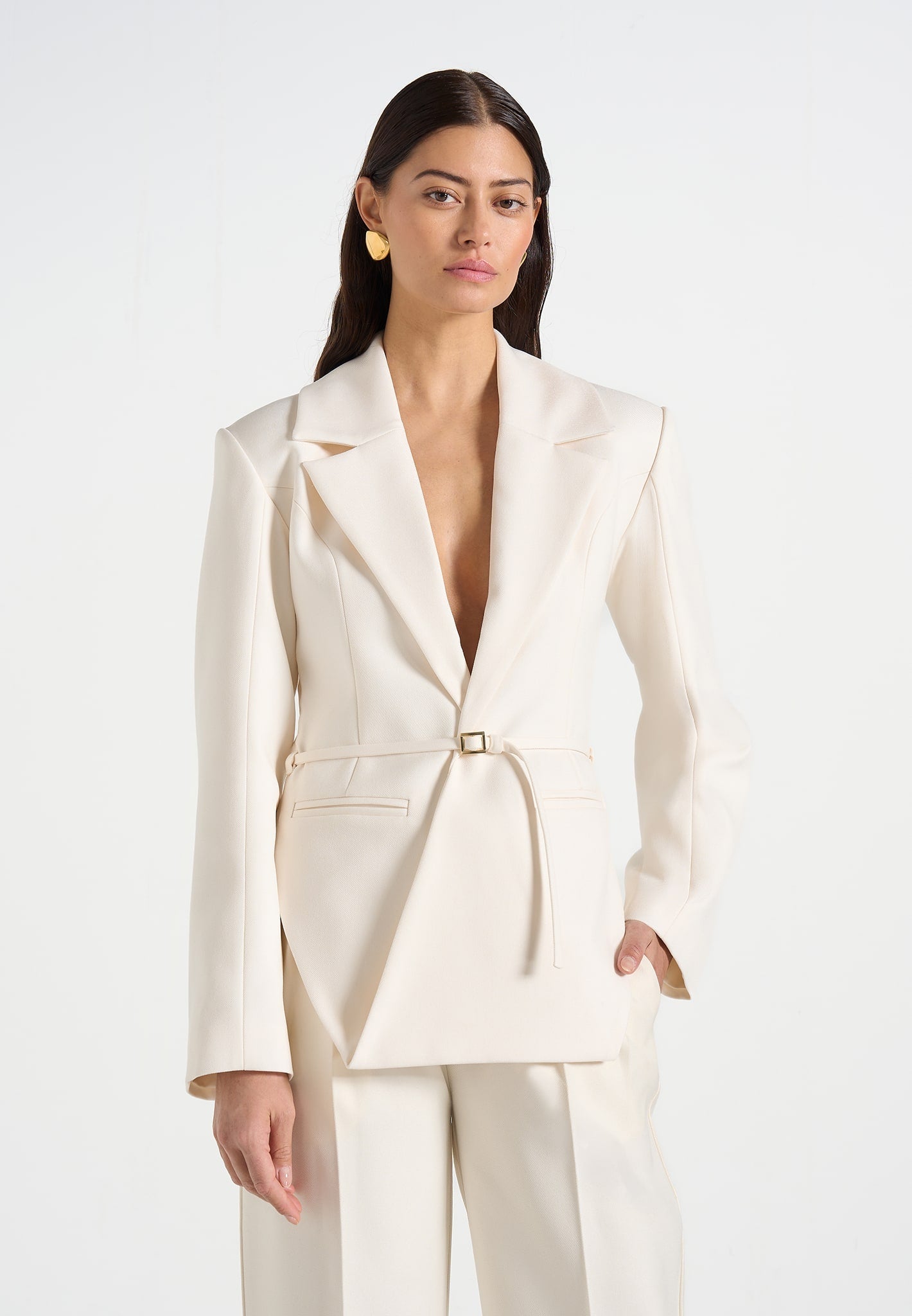 yuna-plunge-tailored-blazer-with-belt-cream 