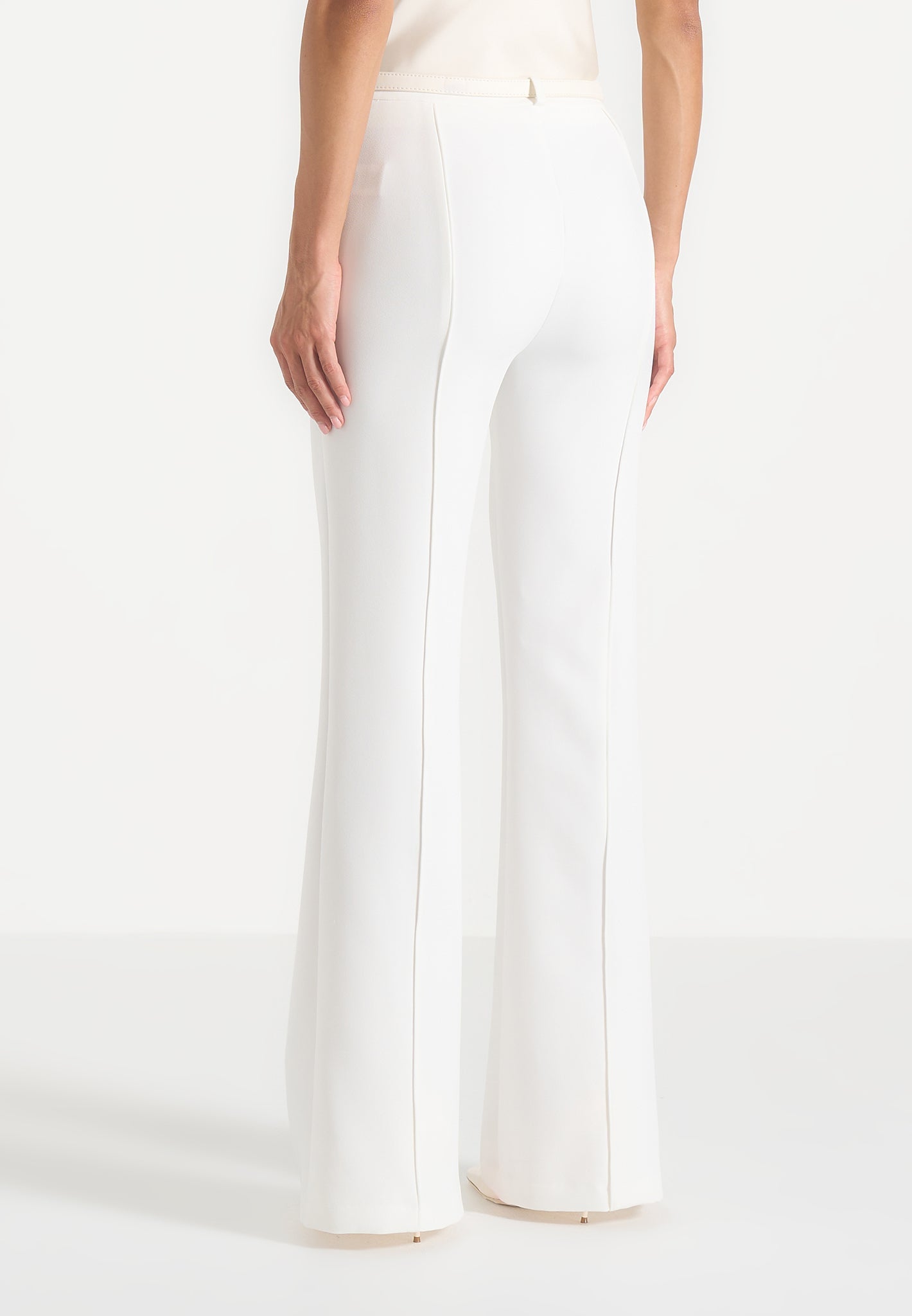 Quinn - High-Waisted Belted Fit & Flare Trousers - White