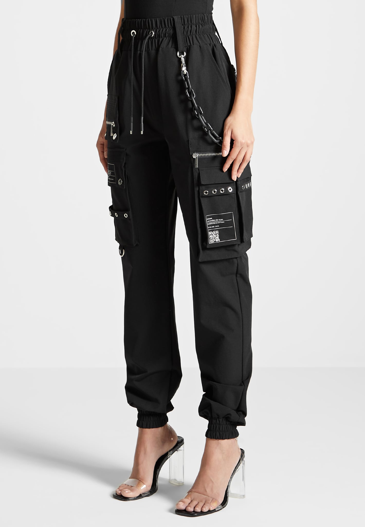 cargo-pants-with-marble-and-matte-chain-black