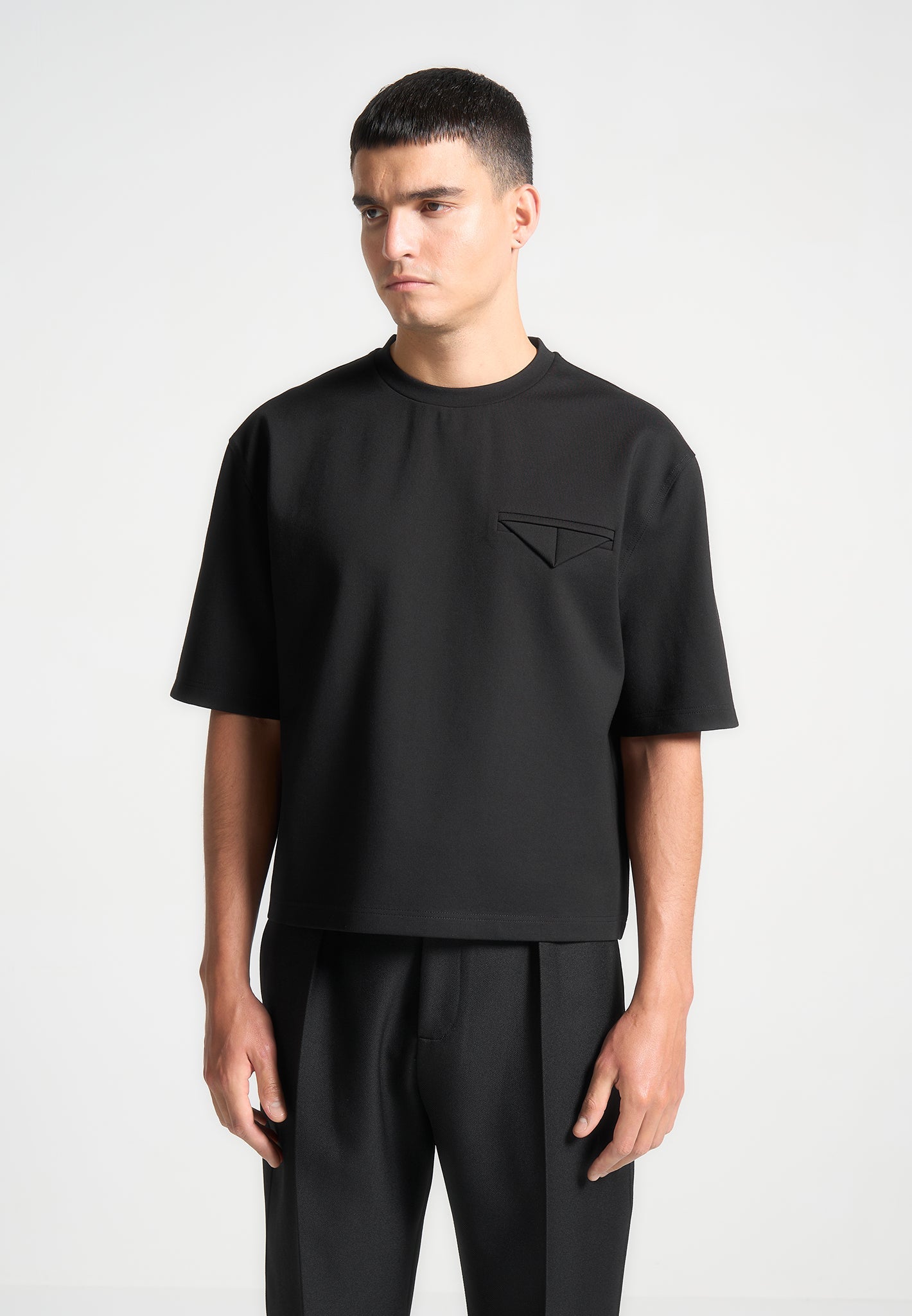 eternel-boxy-cropped-t-shirt-black