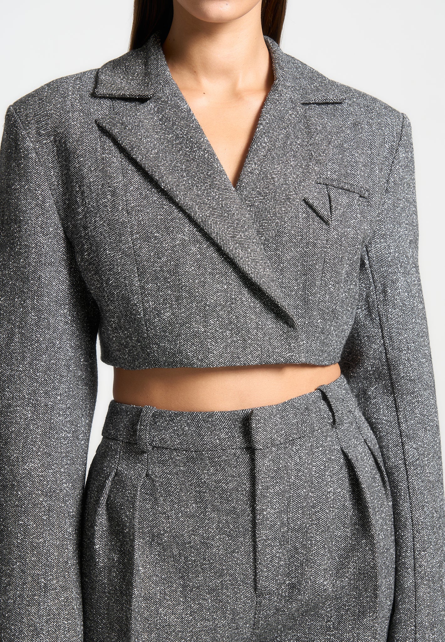 herringbone-wide-shoulder-cropped-blazer-grey