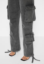 mid-rise-cargo-pants-washed-grey