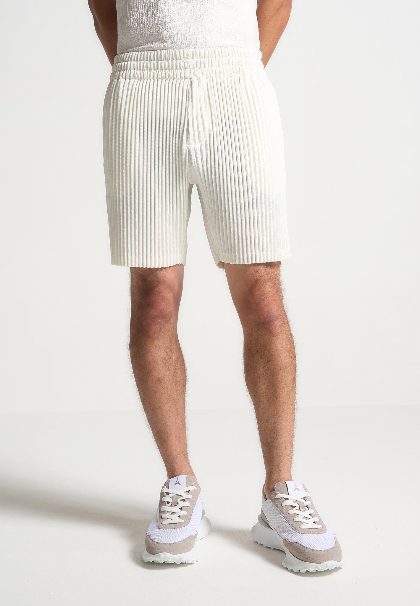 pleated-shorts-off-white