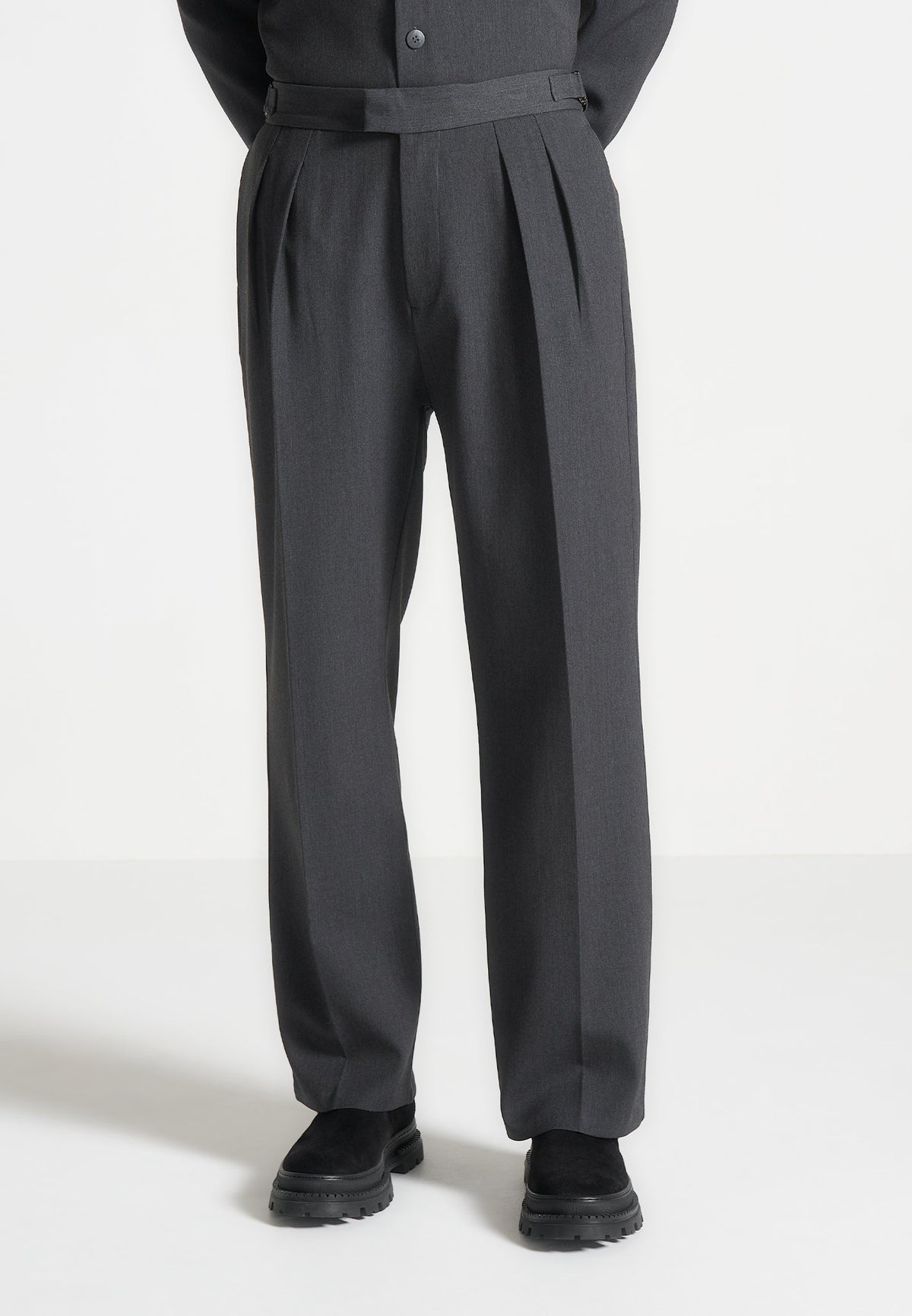 Pierre - Relaxed Fit Hatched Pleated Tailored Pants - Dark Grey