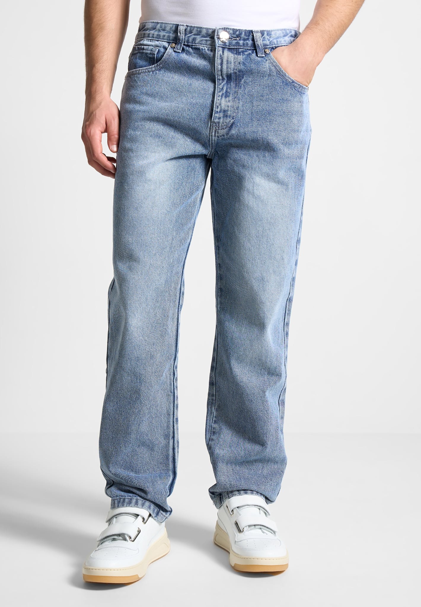 relaxed-fit-jean-washed-blue