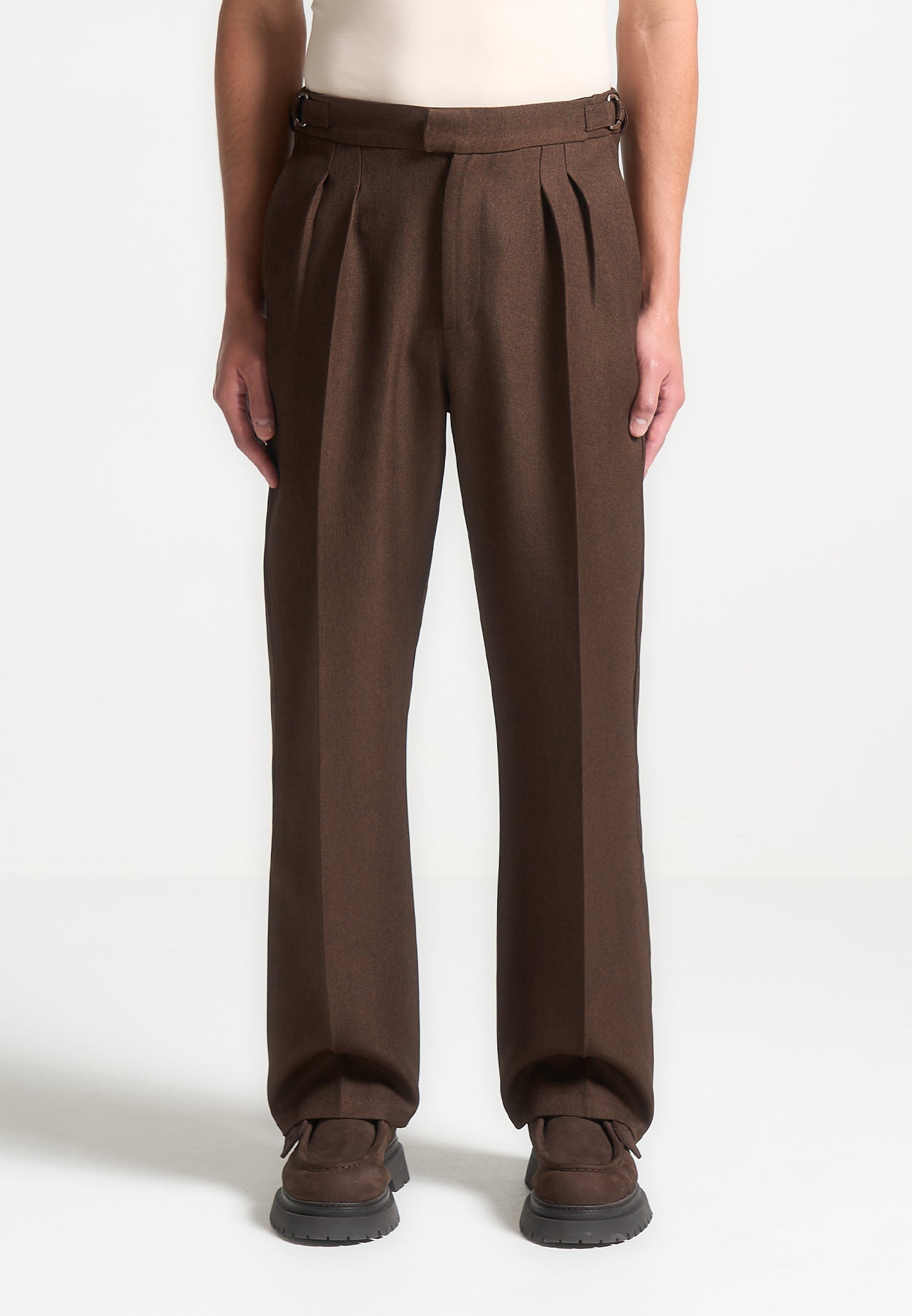 relaxed-fit-tailored-trousers-with-twin-pleat-brown