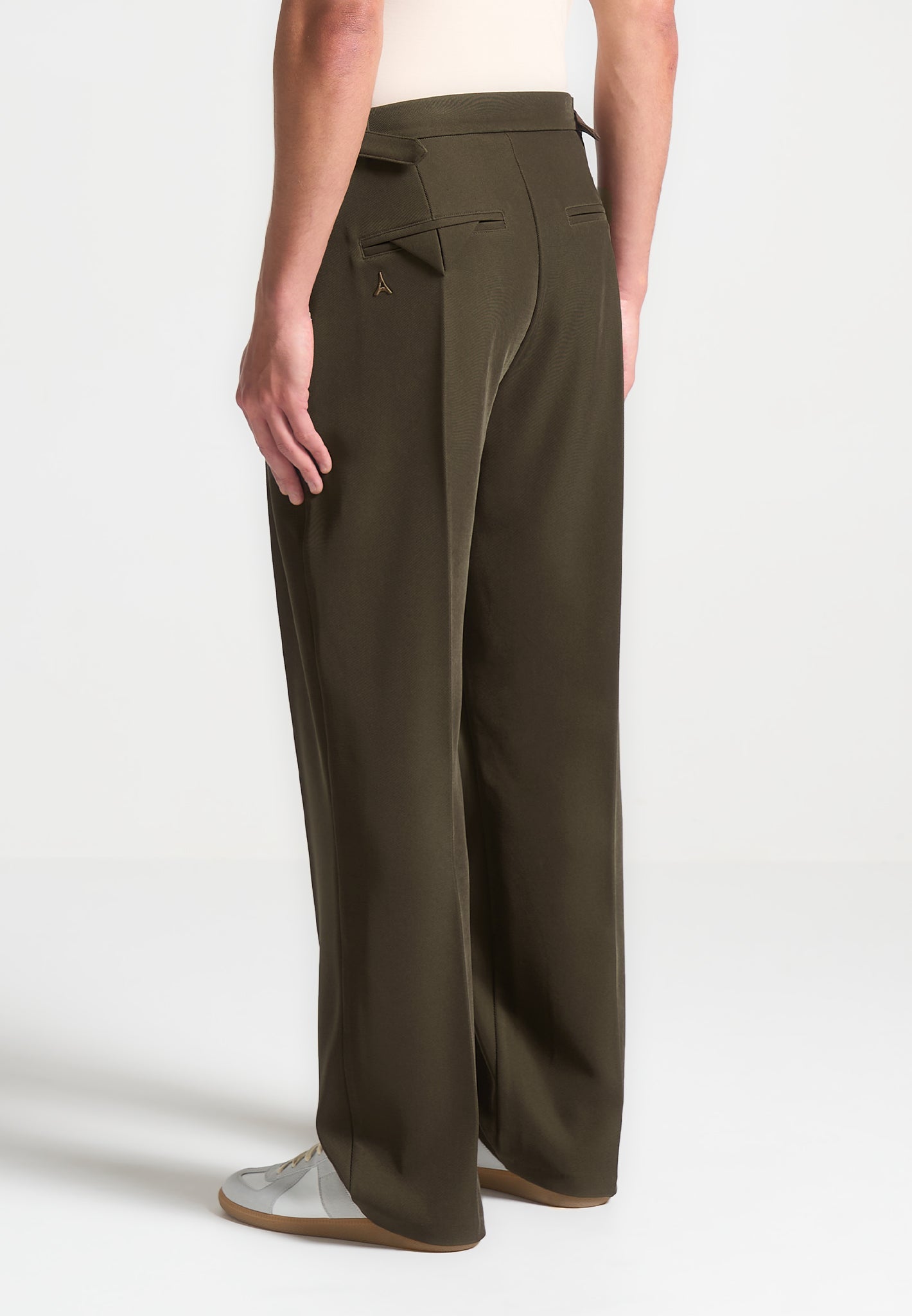 relaxed-fit-twill-pleated-tailored-trousers-khaki