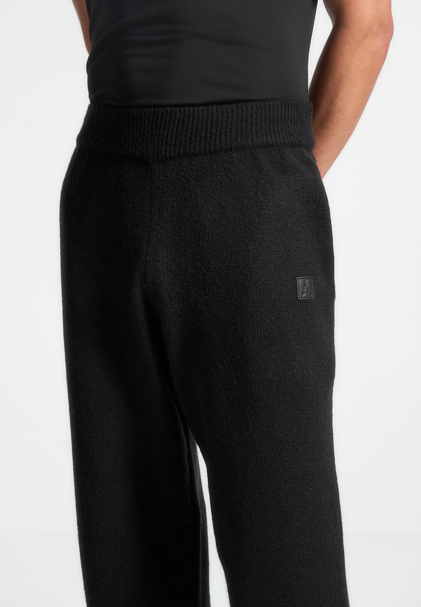 signature-knit-joggers-black